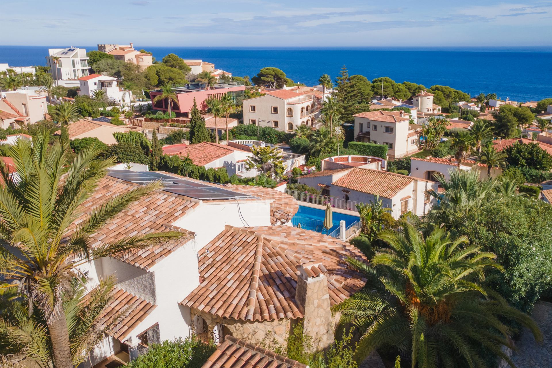 Exclusive Villa Lesca, a charming home in Balcón al Mar with spectacular sea views