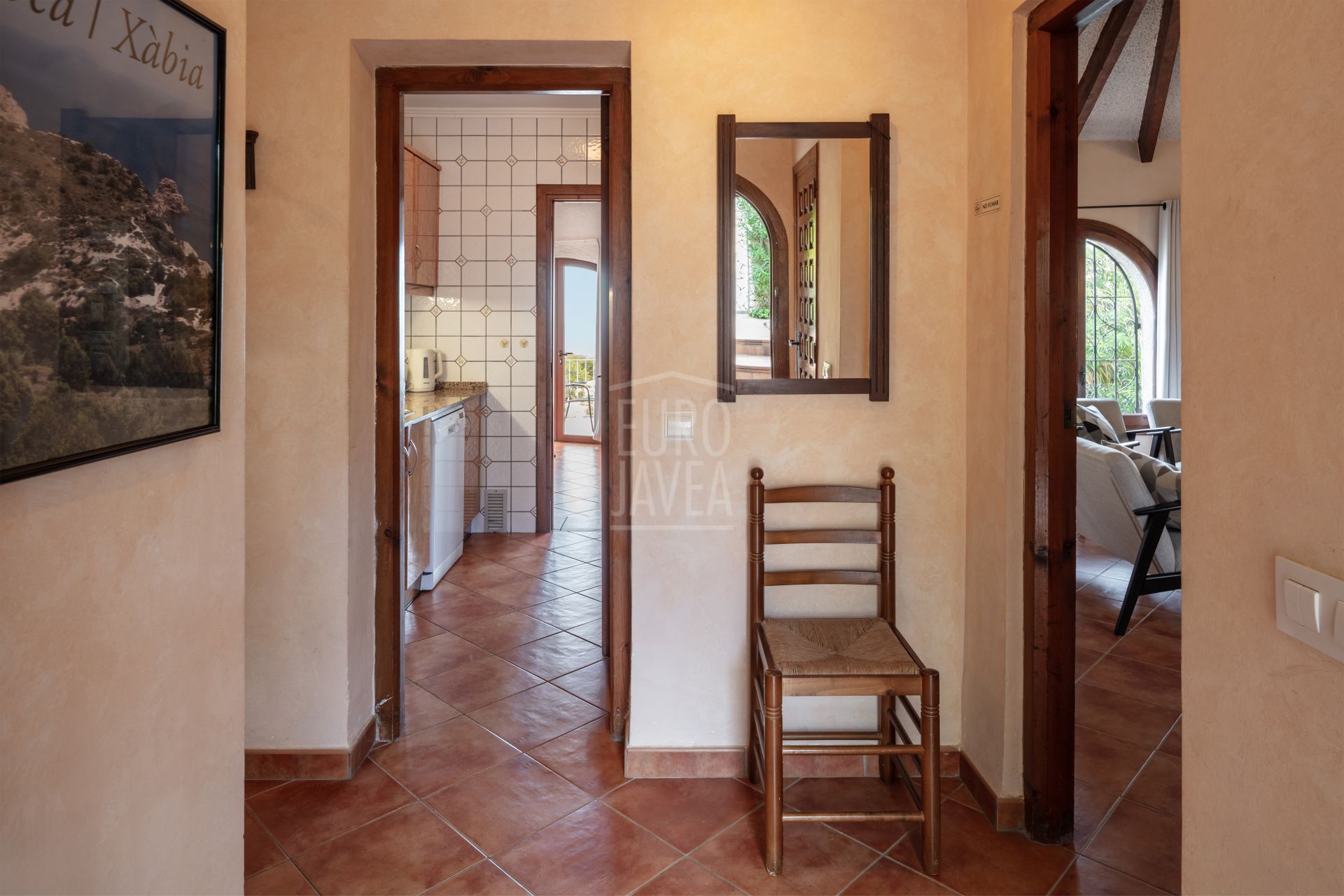 Exclusive Villa Lesca, a charming home in Balcón al Mar with spectacular sea views