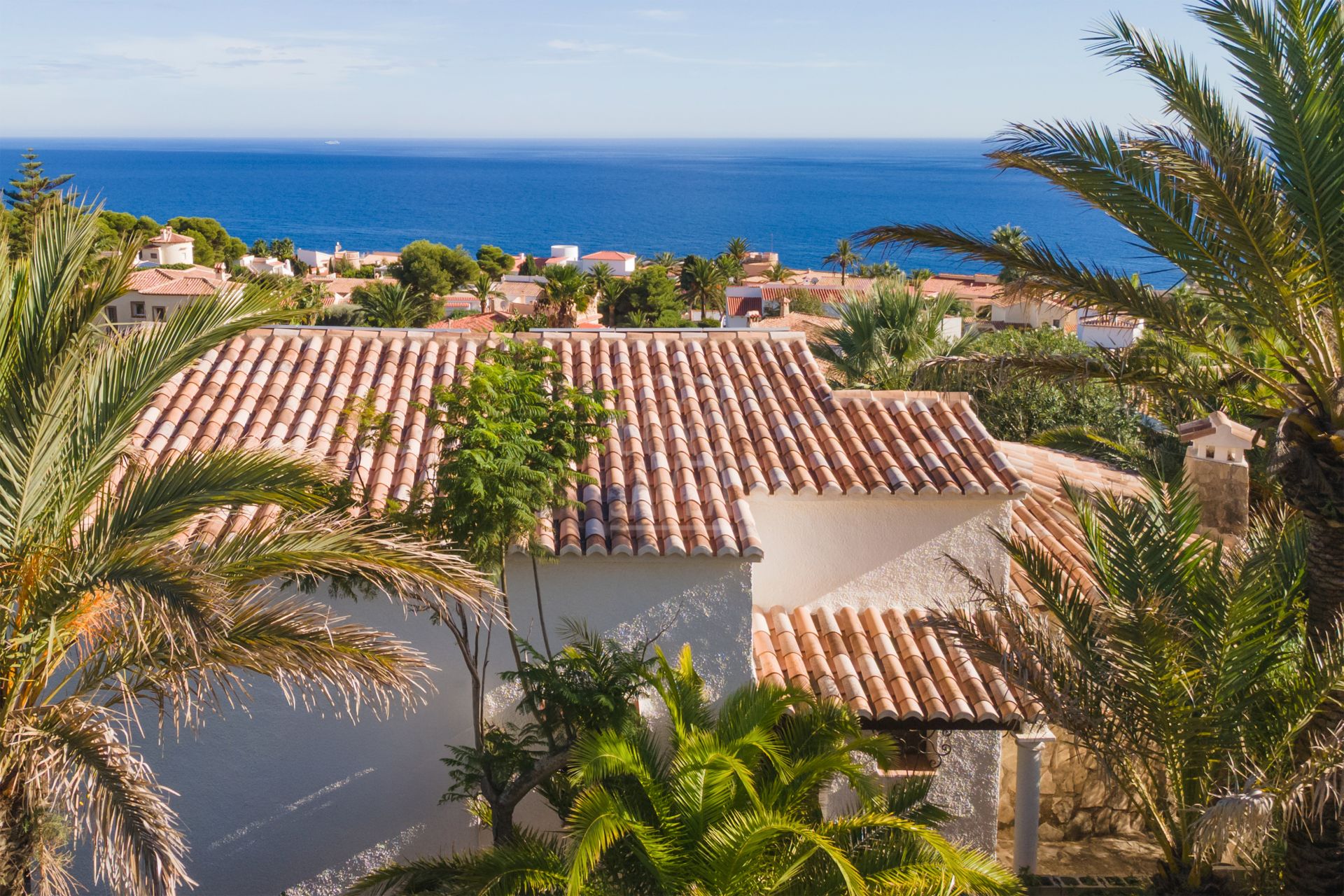Exclusive Villa Lesca, a charming home in Balcón al Mar with spectacular sea views