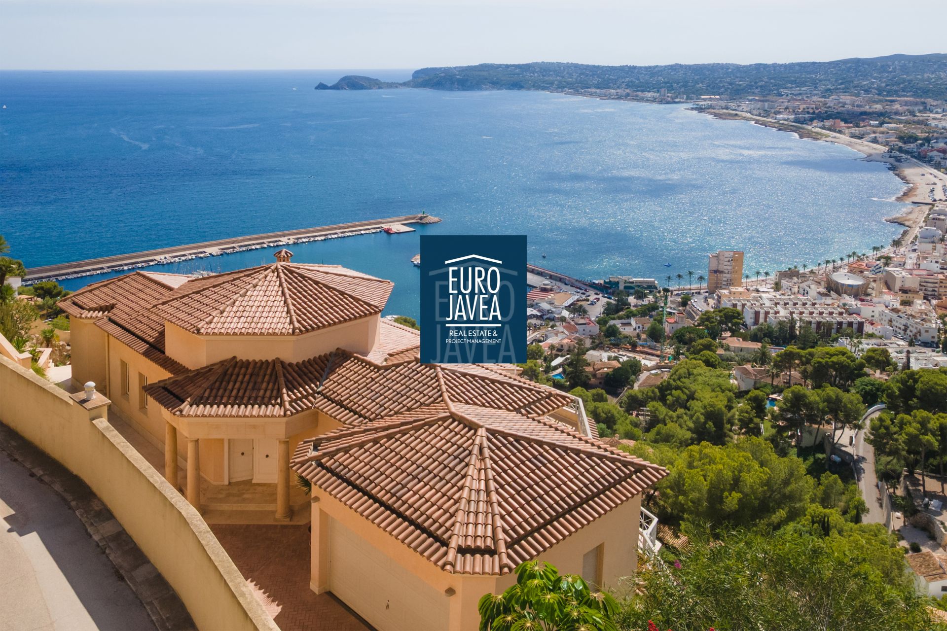 Villa Amara, una joya mediterránea en Cuesta San Antonio con unas vistas al mar incomparables
