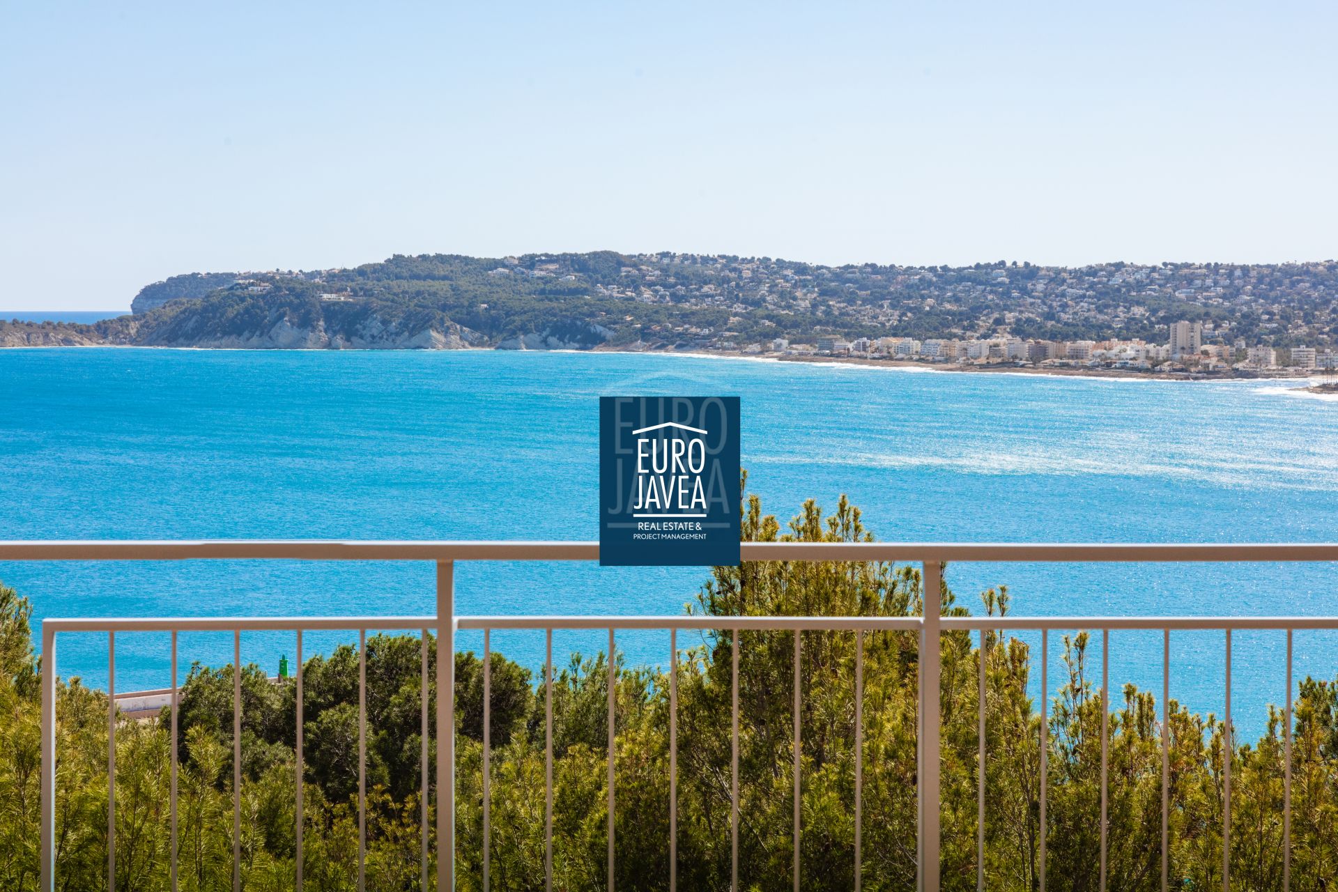 Exclusive property for sale in Cuesta San Antonio, boasting stunning sea views
