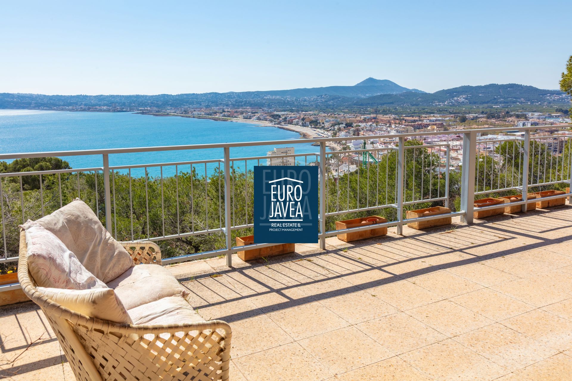 Exclusivity and endless views, a unique property in Cuesta San Antonio