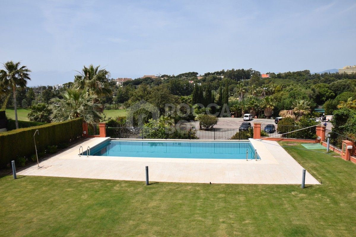 Villa for sale in Santa Clara, Marbella East