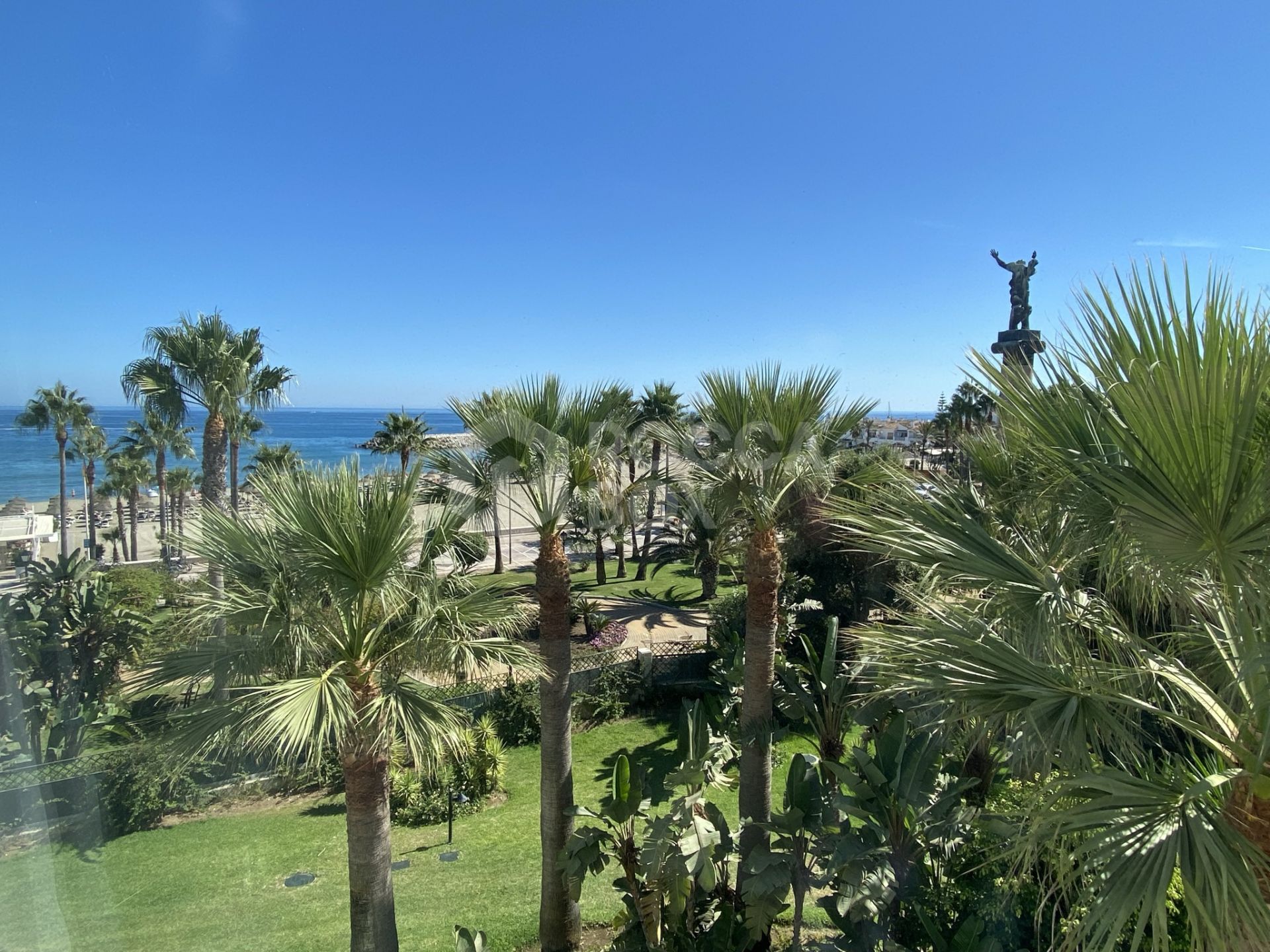 Apartment for long term rent in Playa Rocio, Puerto Banus