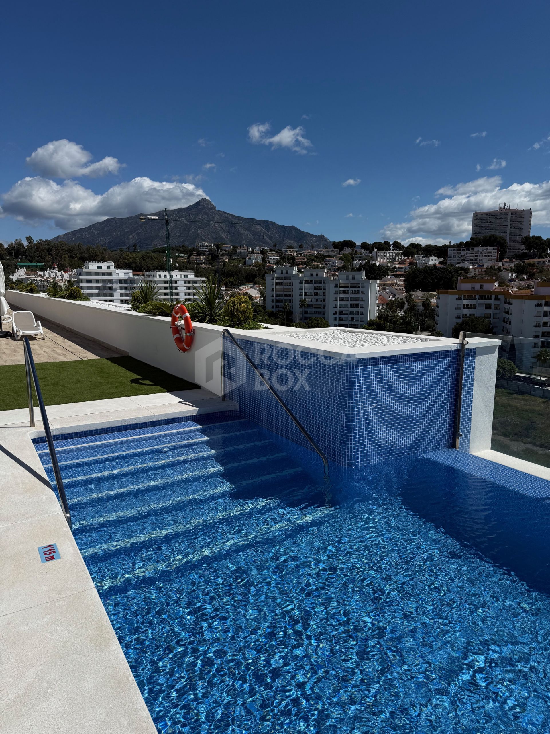 Brand new 4 bedroom Apartment in Nueva Andalucia - La Concha views and Sea Views - Keys ready!