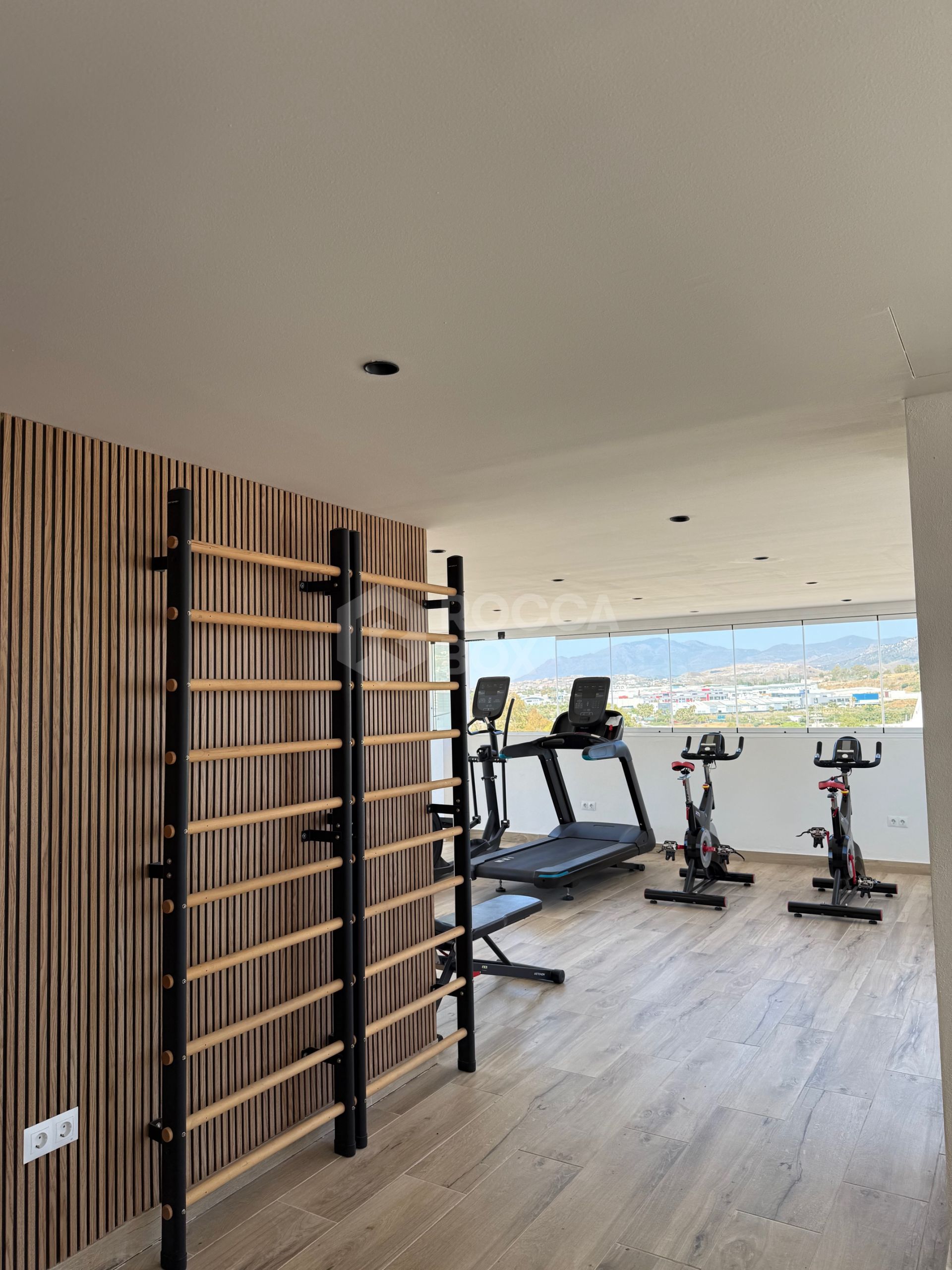 Brand new 4 bedroom Apartment in Nueva Andalucia - La Concha views and Sea Views - Keys ready!