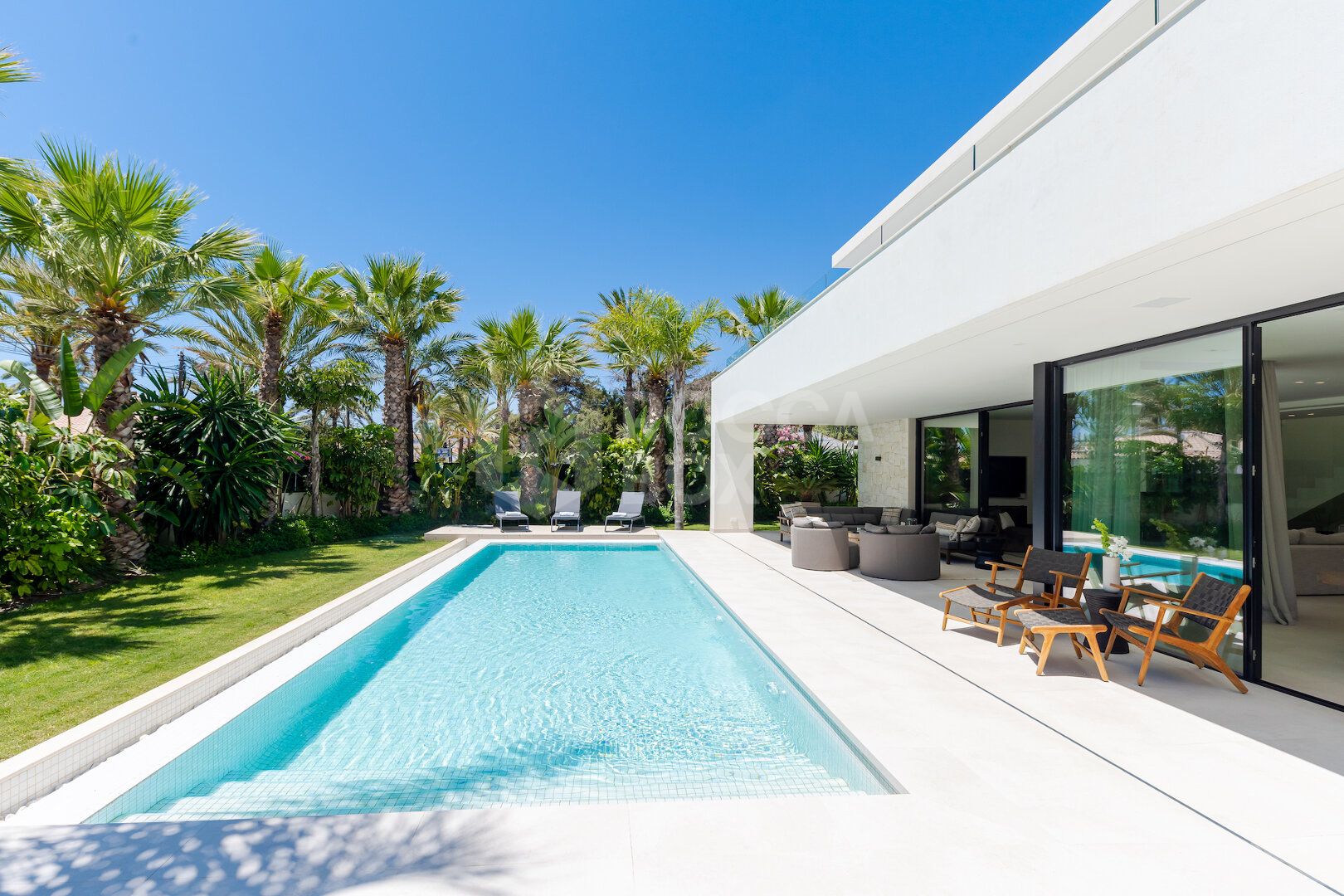 Villa Vida Del Mar an Elegant & Impressive Modern Home in Marbesa Marbella East