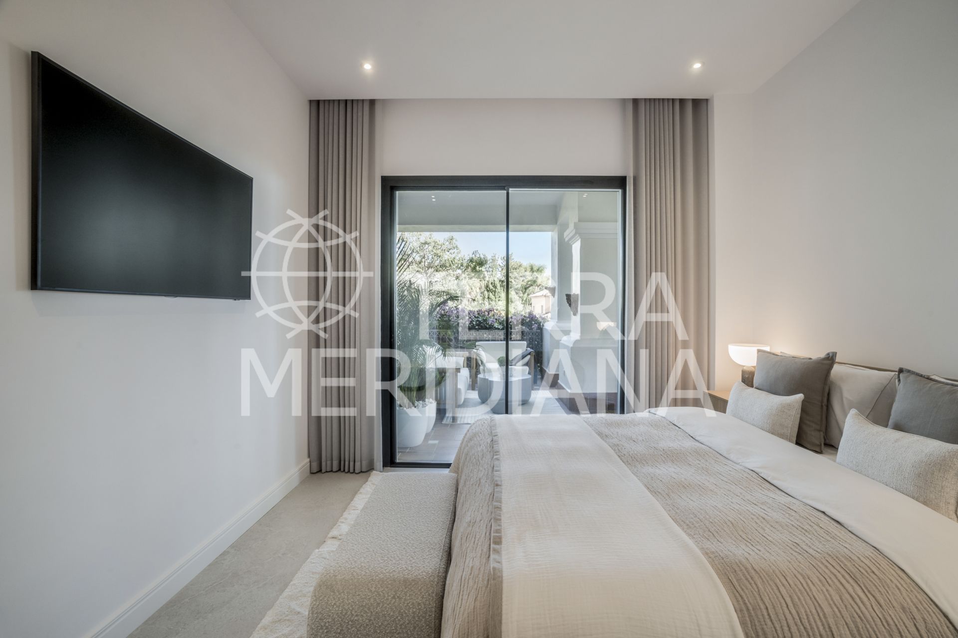 Ground Floor Apartment in Altos Reales, Marbella
