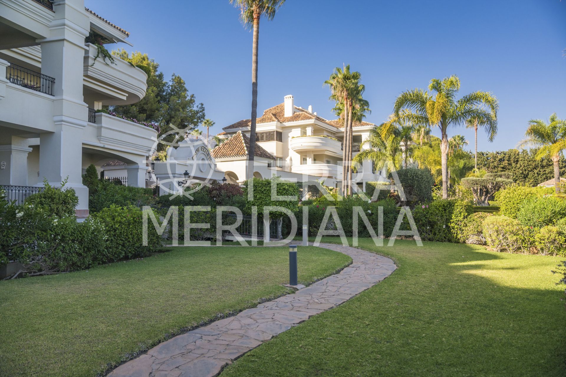 Ground Floor Apartment in Altos Reales, Marbella
