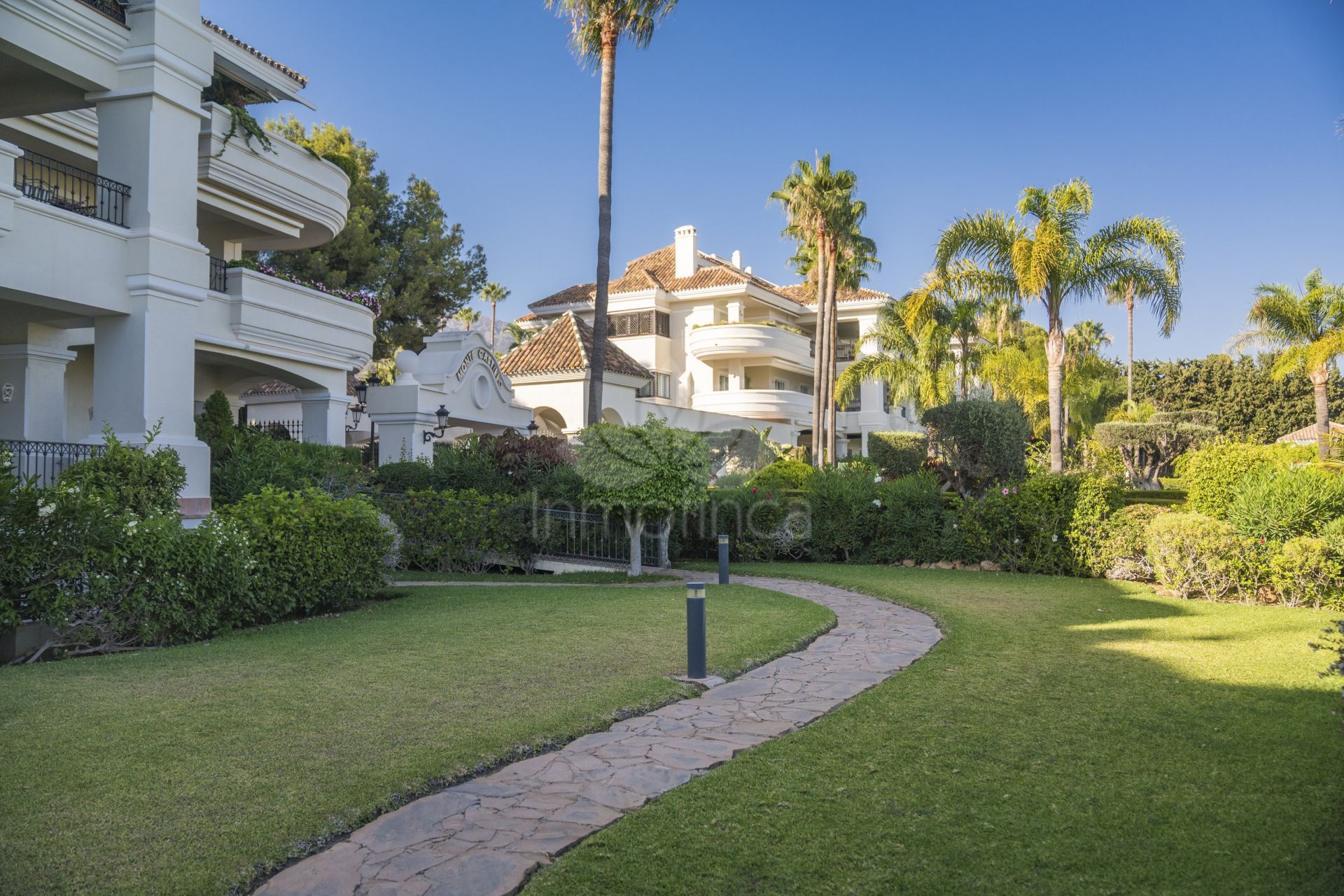 Apartamento Planta Baja en Altos Reales, Marbella