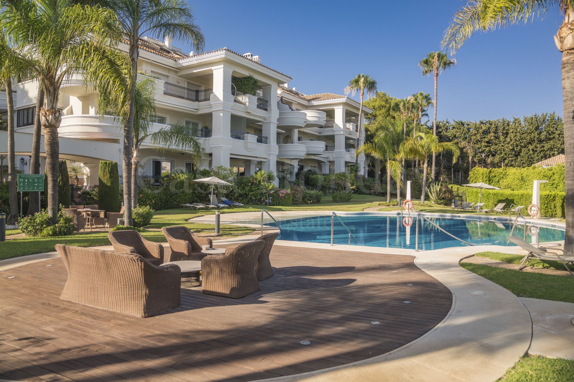 Apartamento Planta Baja en Altos Reales, Marbella