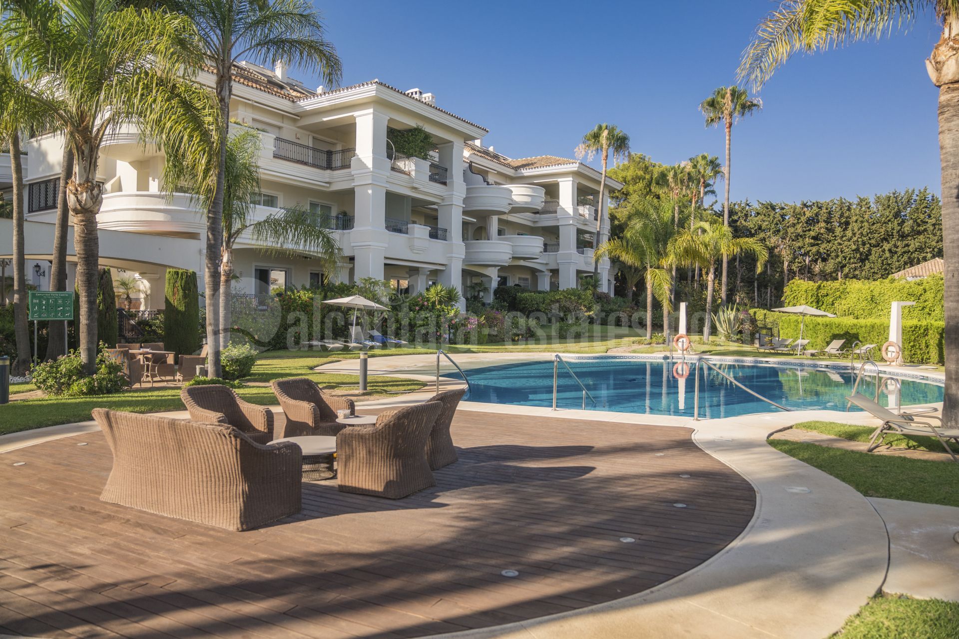 Apartamento Planta Baja en Altos Reales, Marbella