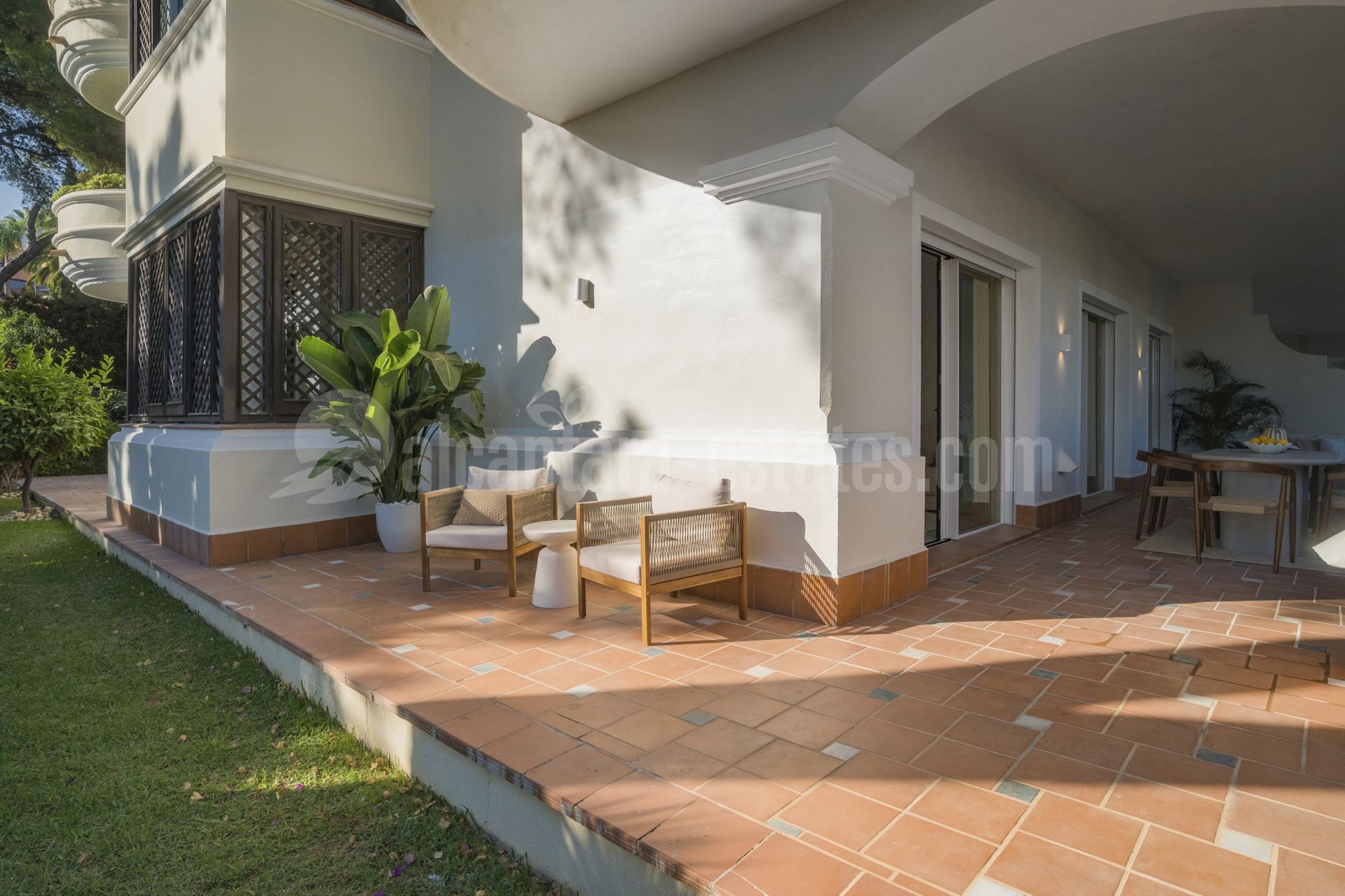 Apartamento Planta Baja en Altos Reales, Marbella