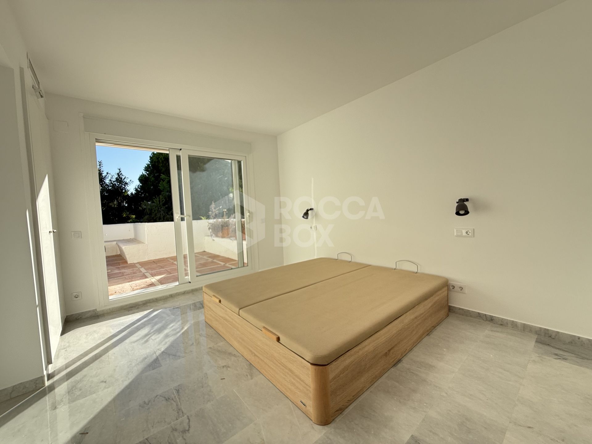 Luxury apart in Alhambra del golf