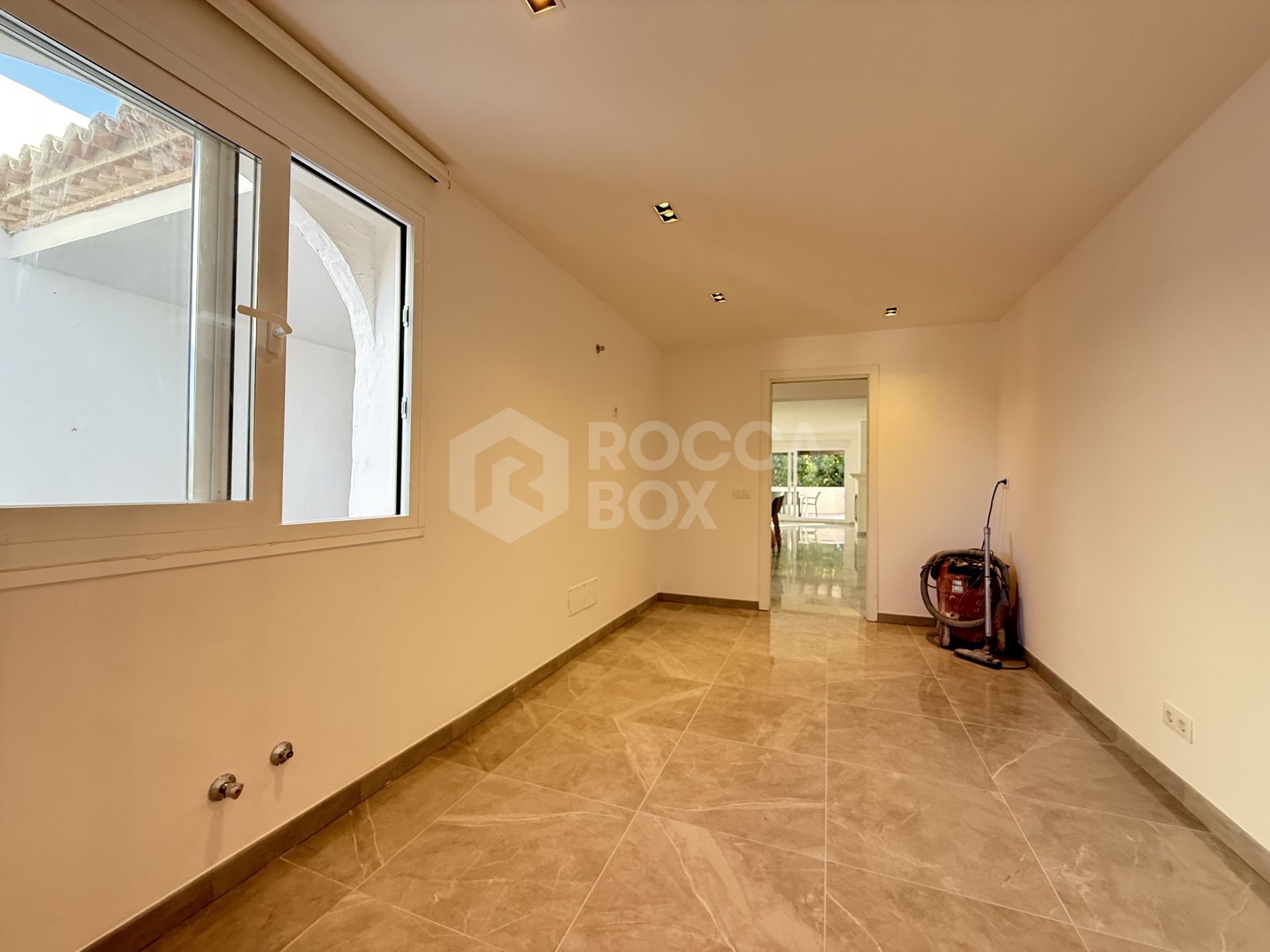 Luxury apart in Alhambra del golf