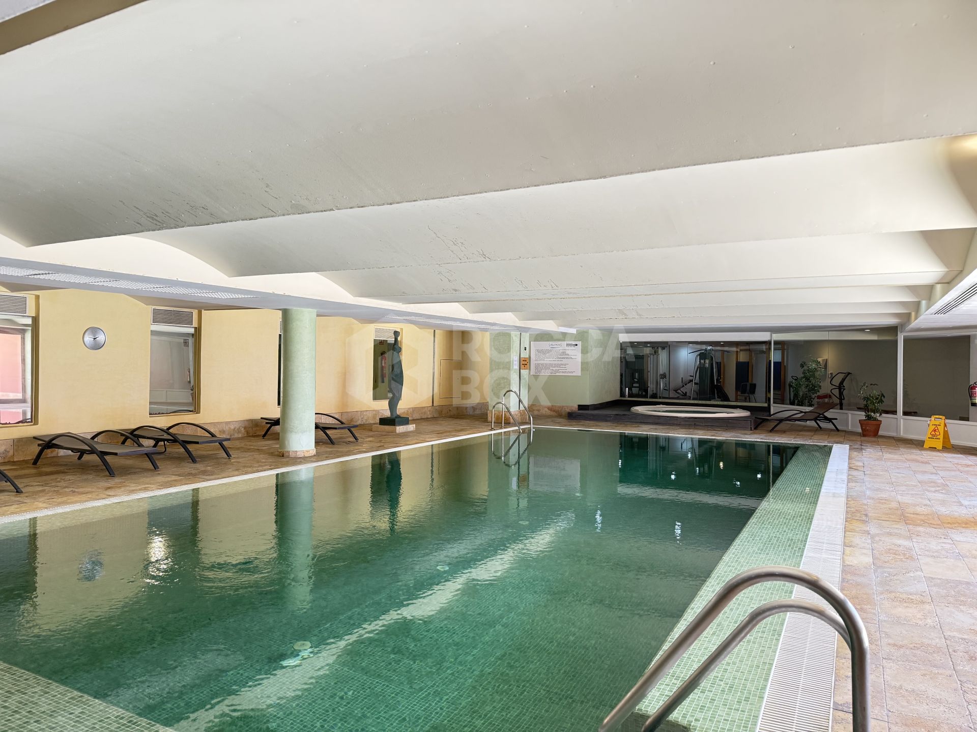 Apartment with sea views in Guadalmansa.