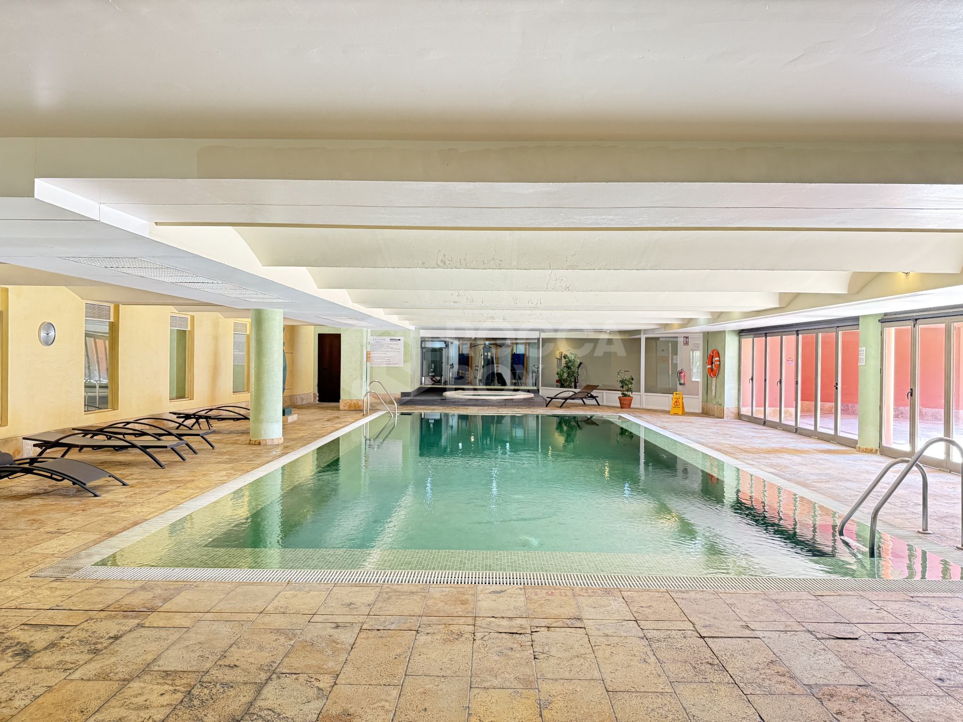 Apartment with sea views in Guadalmansa.