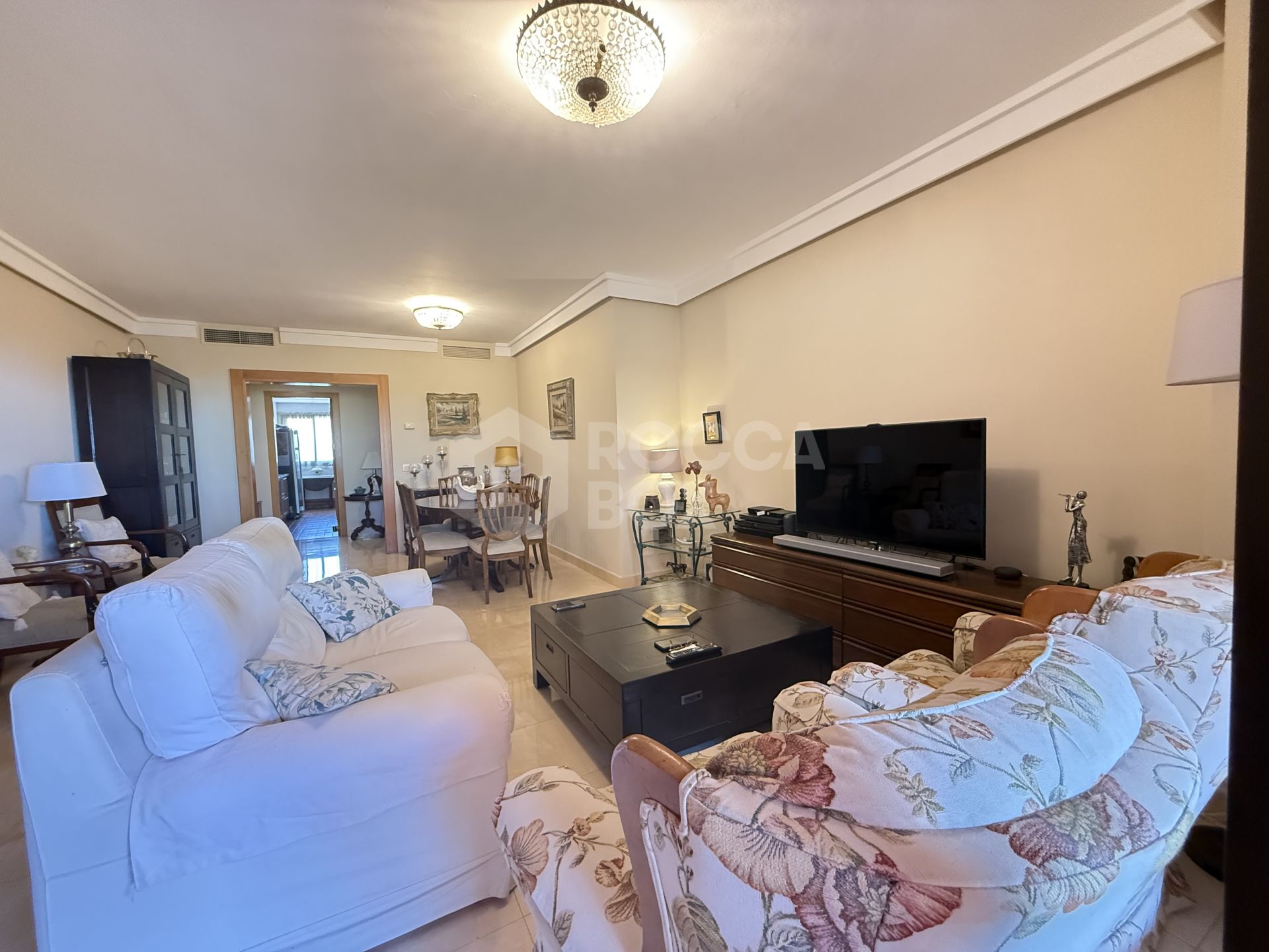 Apartment with sea views in Guadalmansa.