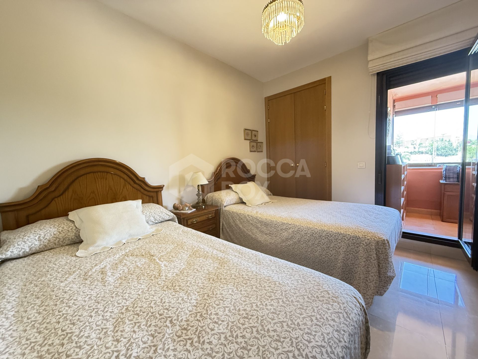 Apartment with sea views in Guadalmansa.