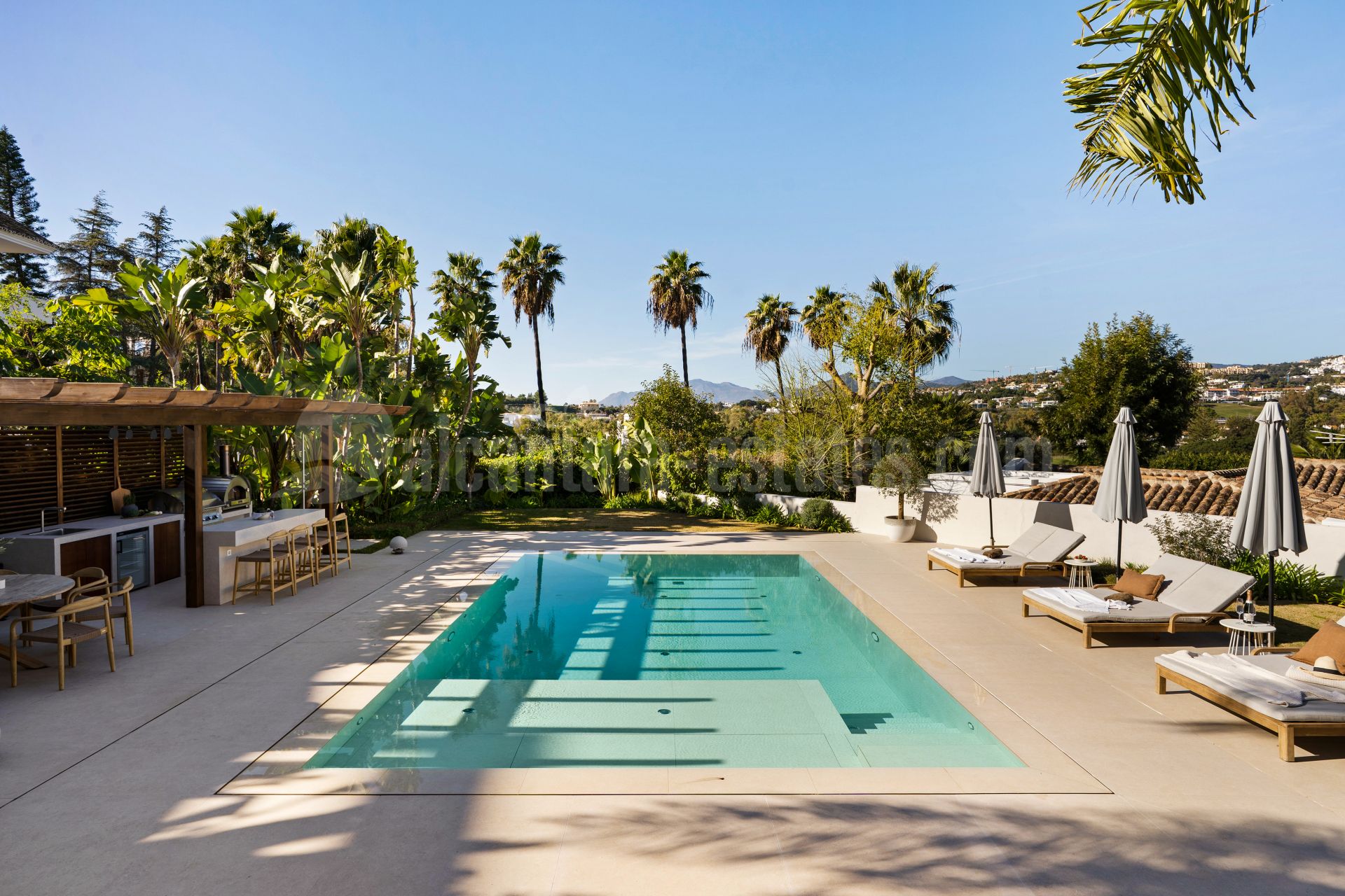 Villa in Los Naranjos, Marbella