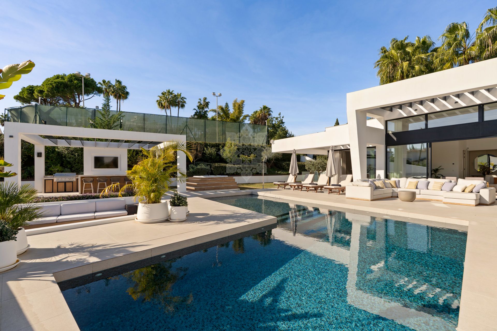 Villa in Los Naranjos, Marbella