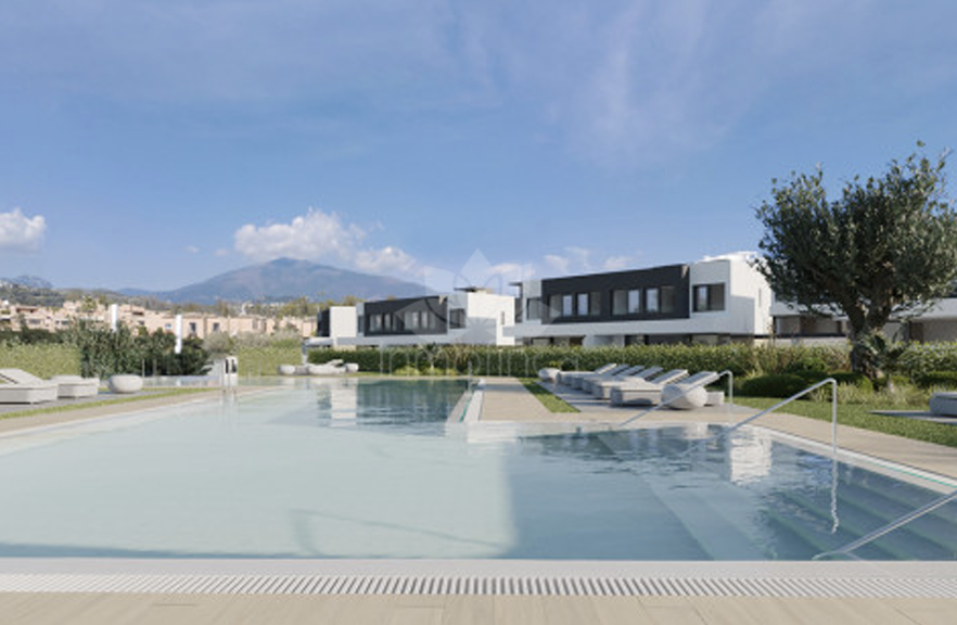 Semi Detached House in Atalaya, Estepona