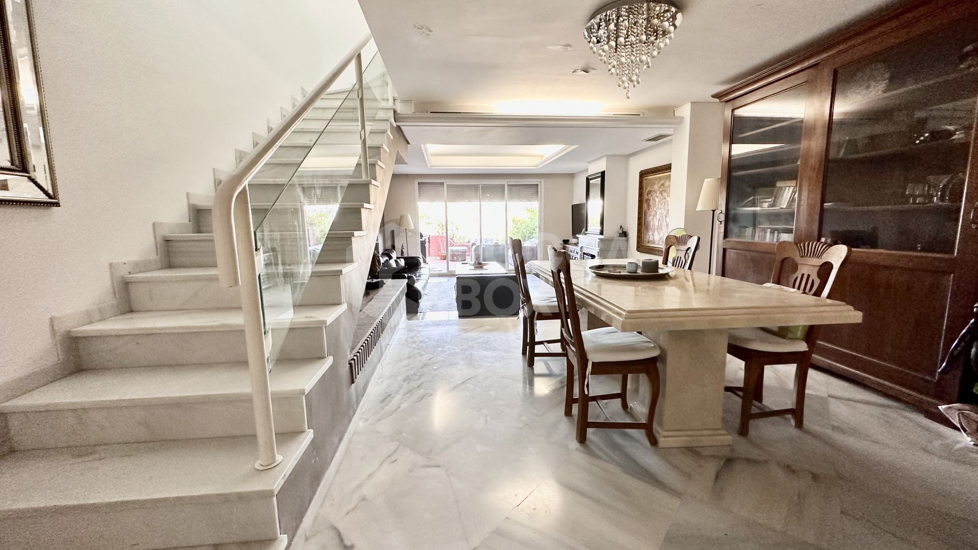Superb three bedroom townhouse for sale in Nueva Andalucia.