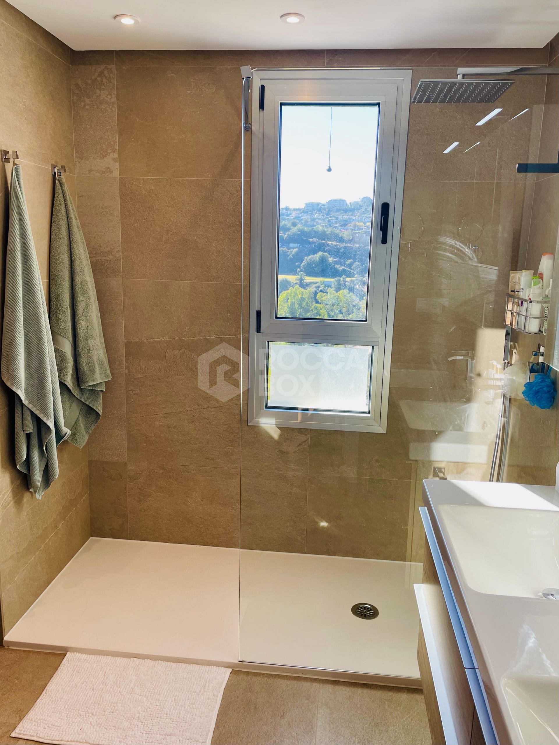 Rare opportunity: Luxurious townhouse with modern glass lift in La Cala Golf Resort