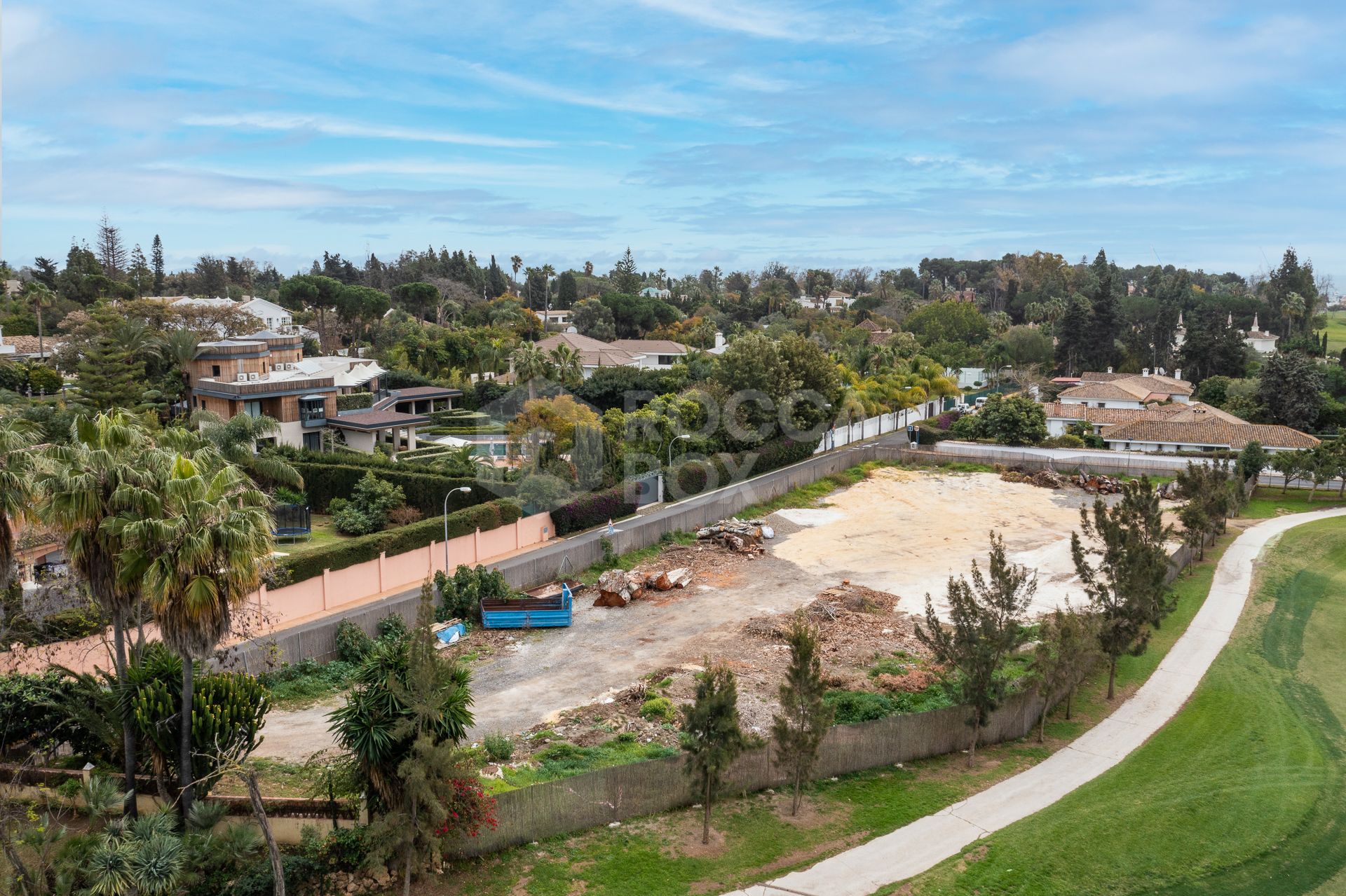 3011m2 plot for sale in frontline Guadalmina Baja golf course