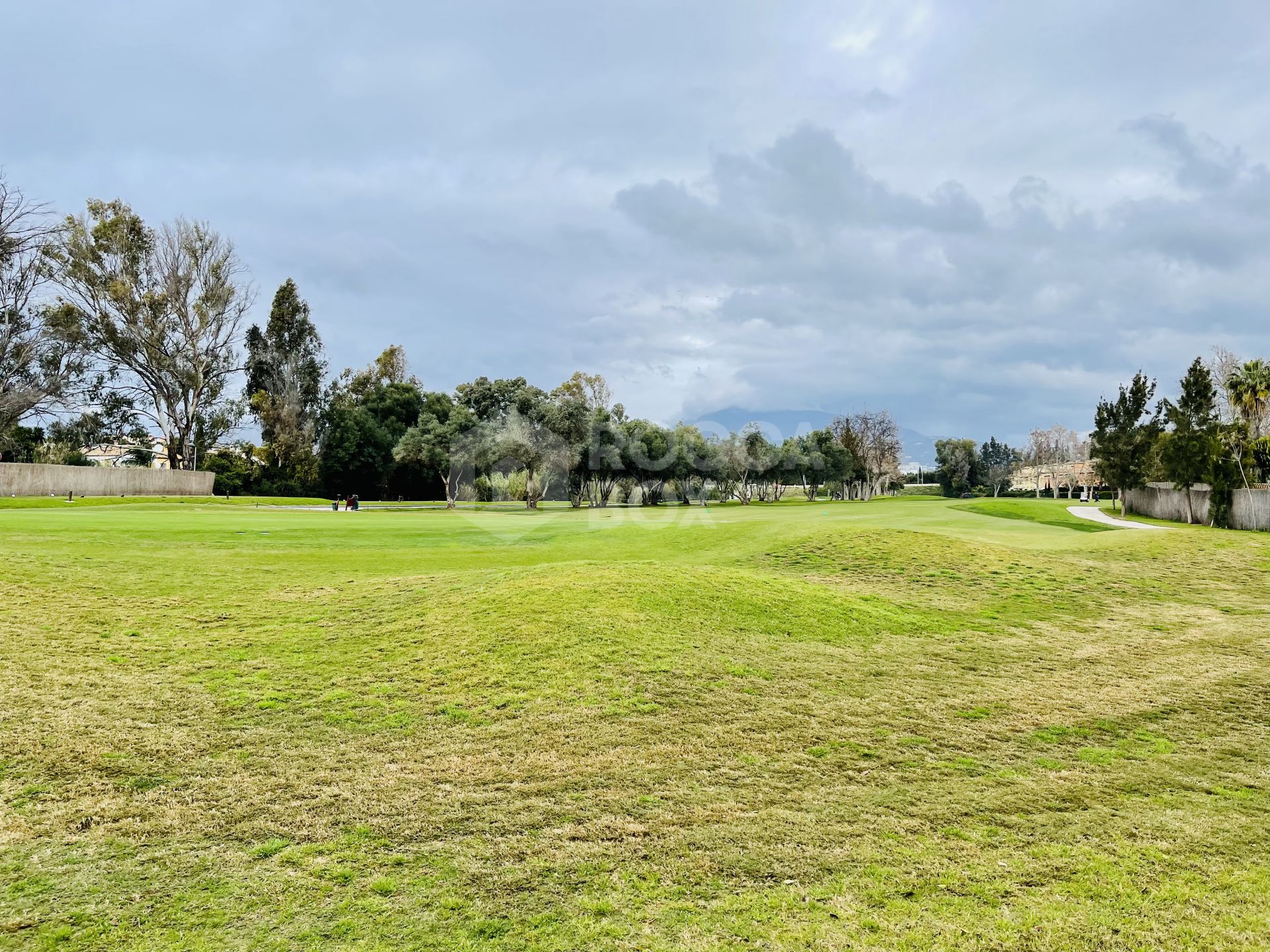 3011m2 plot for sale in frontline Guadalmina Baja golf course
