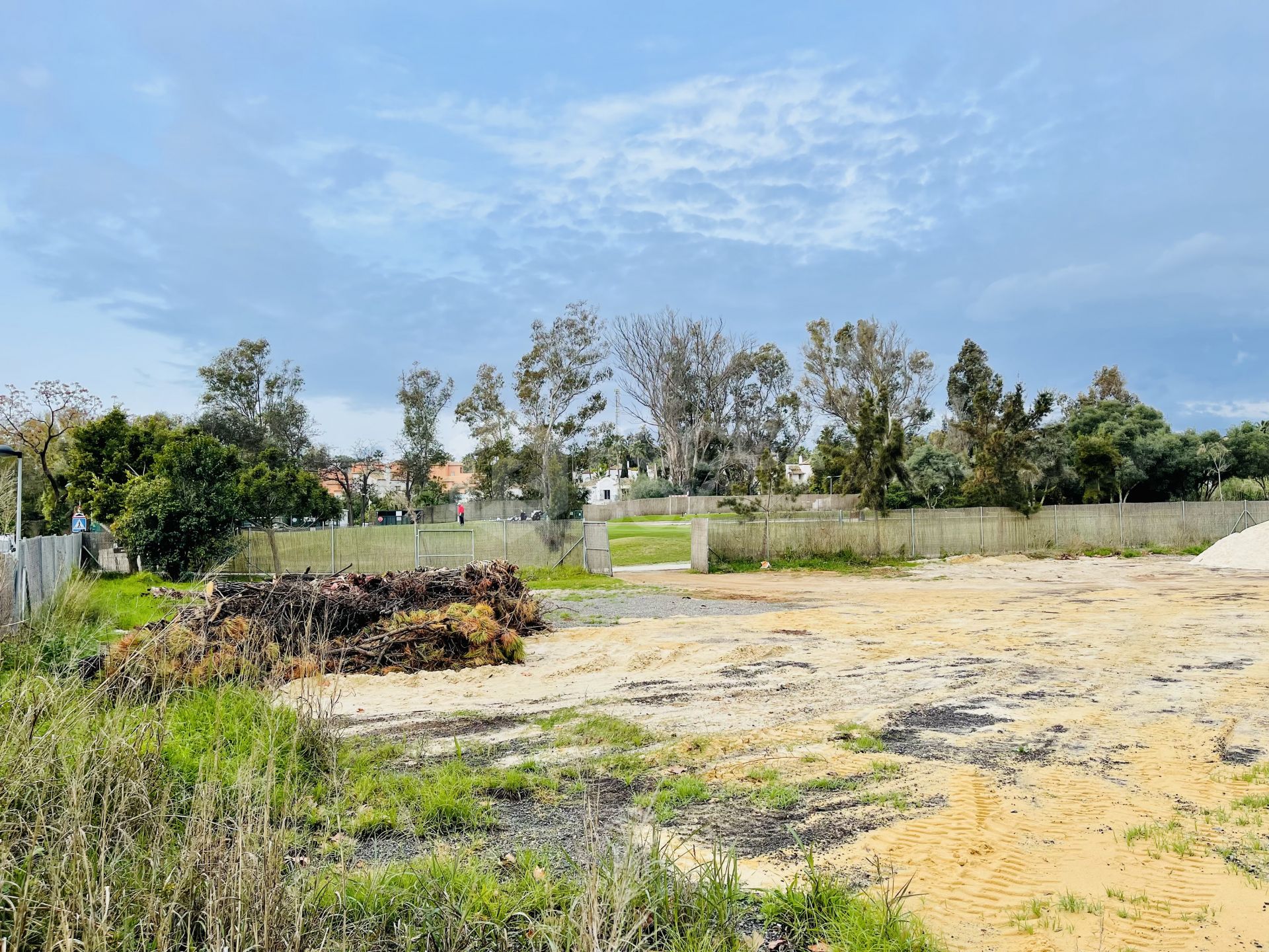 3011m2 plot for sale in frontline Guadalmina Baja golf course