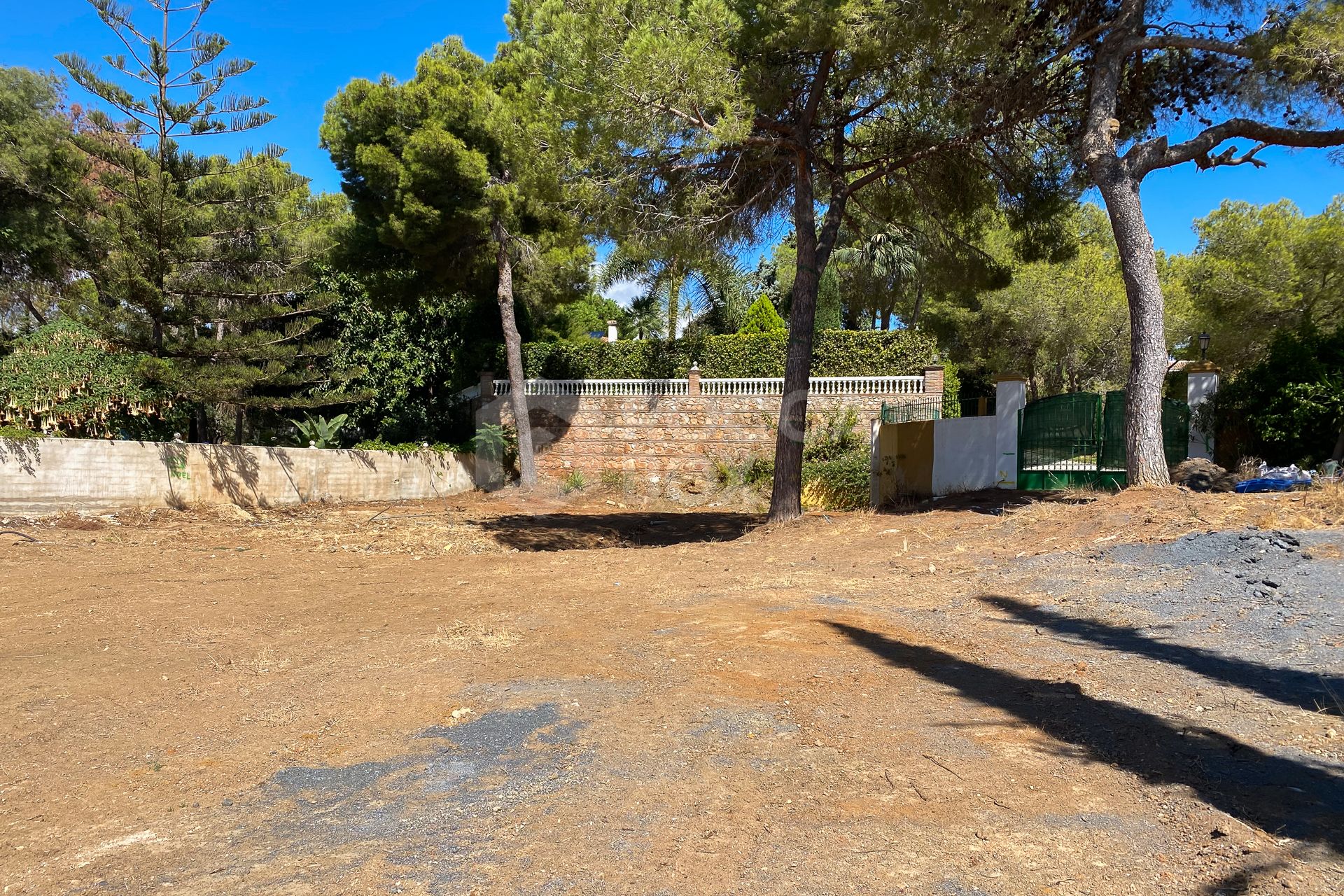 Hacienda Las Chapas: 1.700 m2 plot with sea views