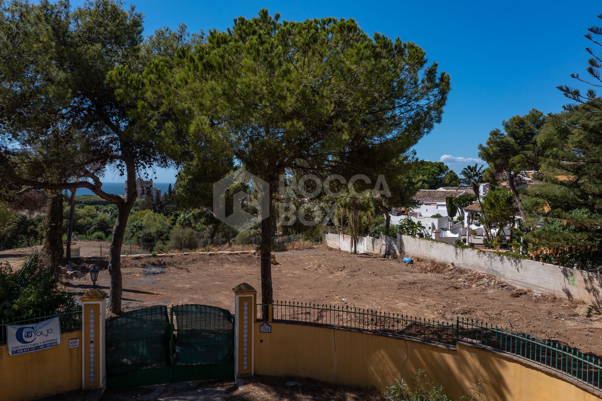 Hacienda Las Chapas: 1.700 m2 plot with sea views