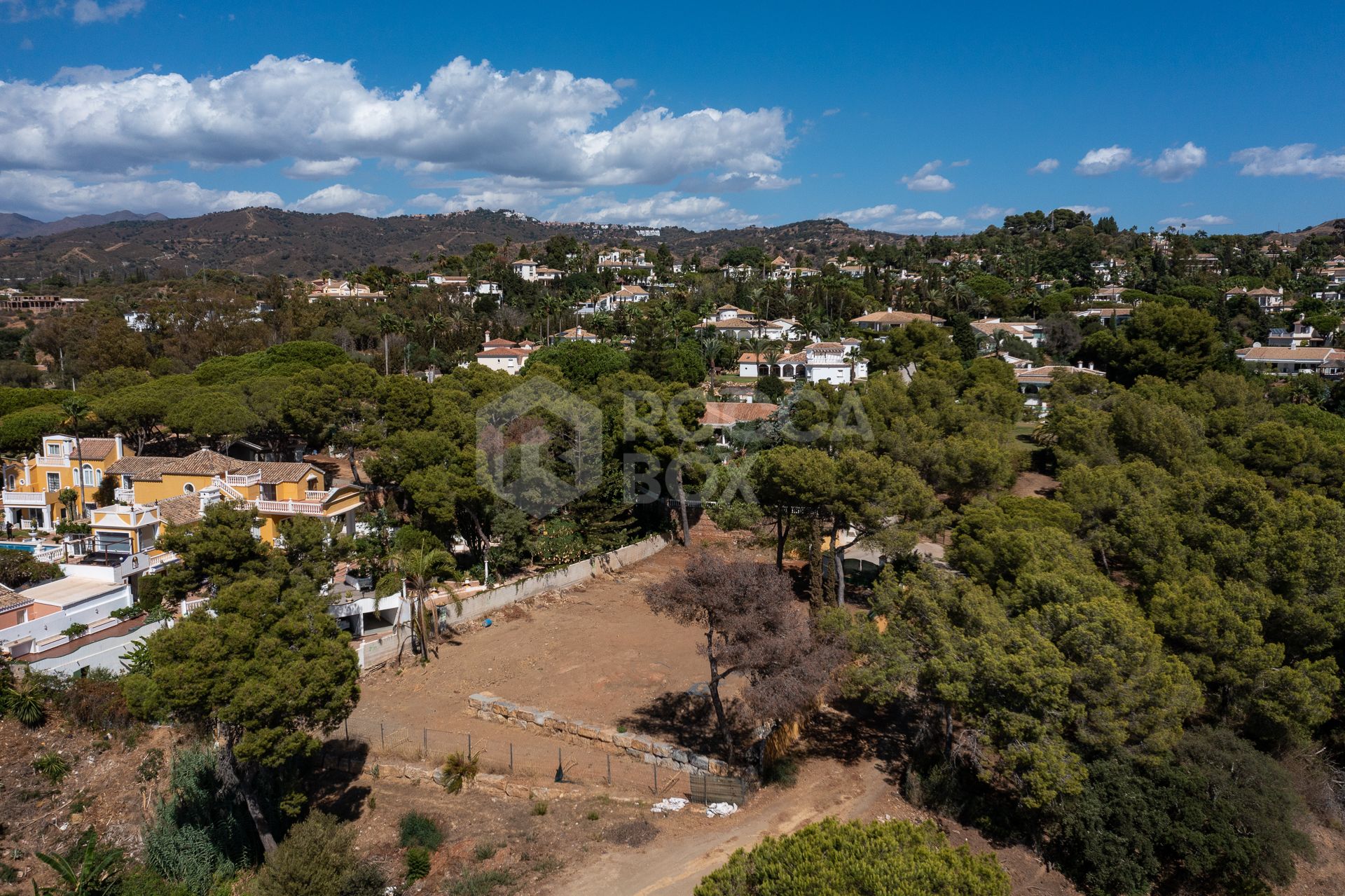 Hacienda Las Chapas: 1.700 m2 plot with sea views