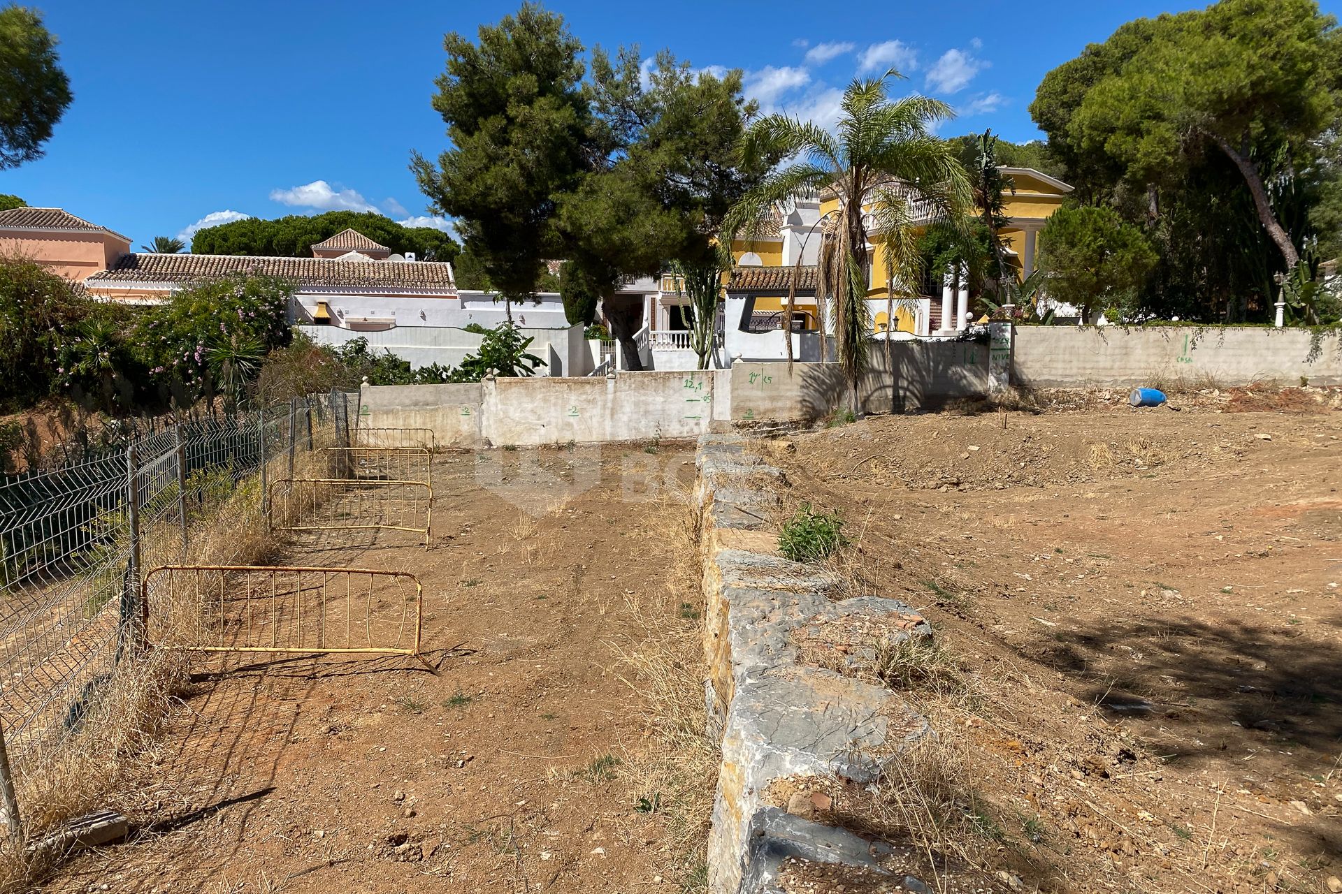Hacienda Las Chapas: 1.700 m2 plot with sea views