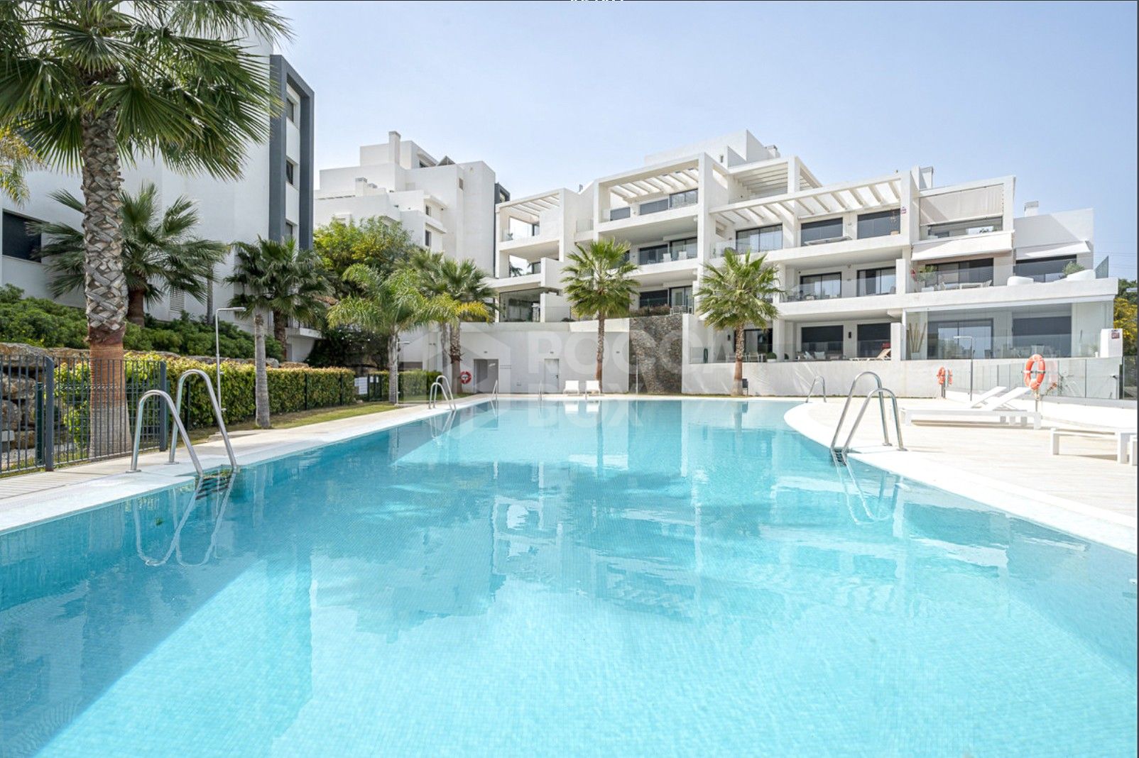 Beautiful Apartment in renowned Mirador Del Golf, Estepona.