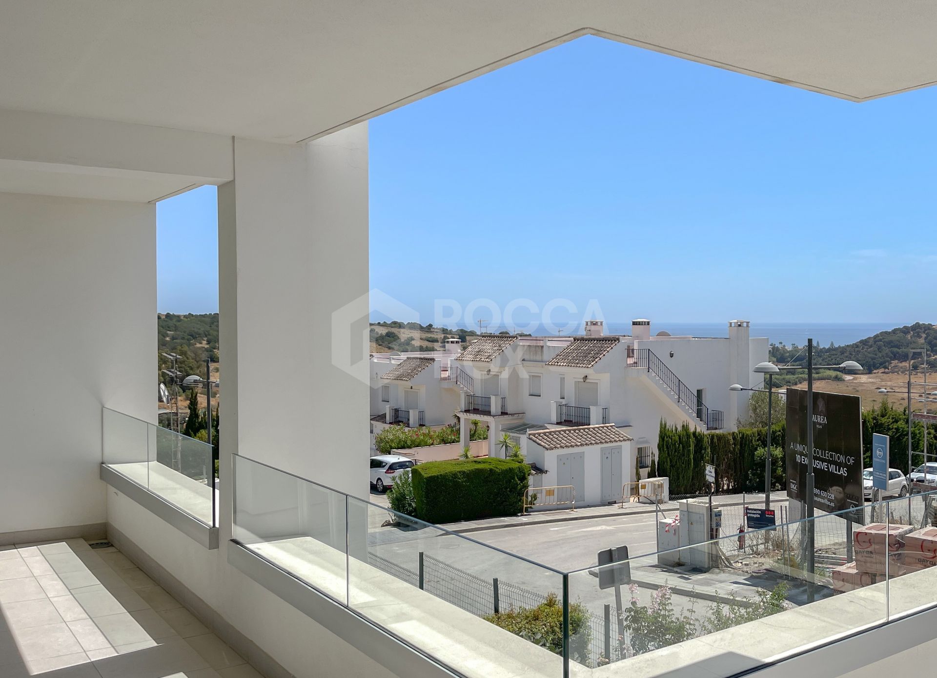 Beautiful Apartment in renowned Mirador Del Golf, Estepona.