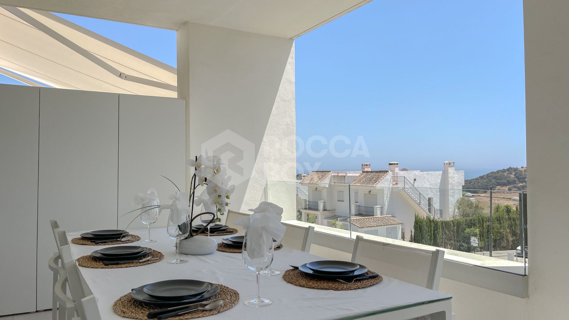 Beautiful Apartment in renowned Mirador Del Golf, Estepona.