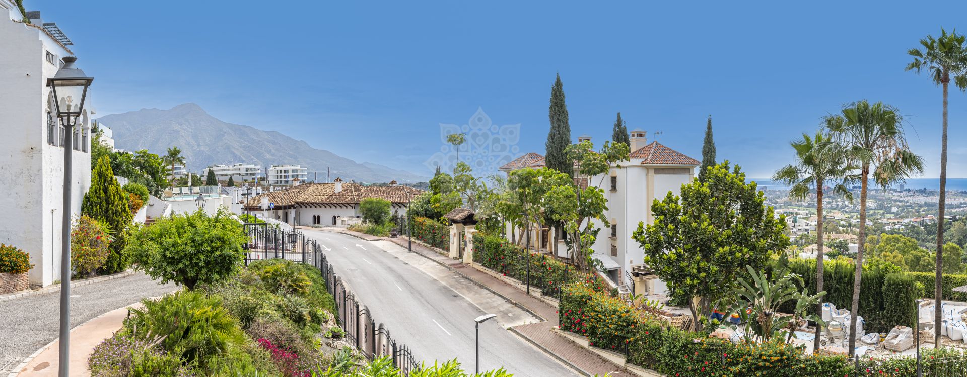 Apartment in Las Colinas de Marbella, Benahavis