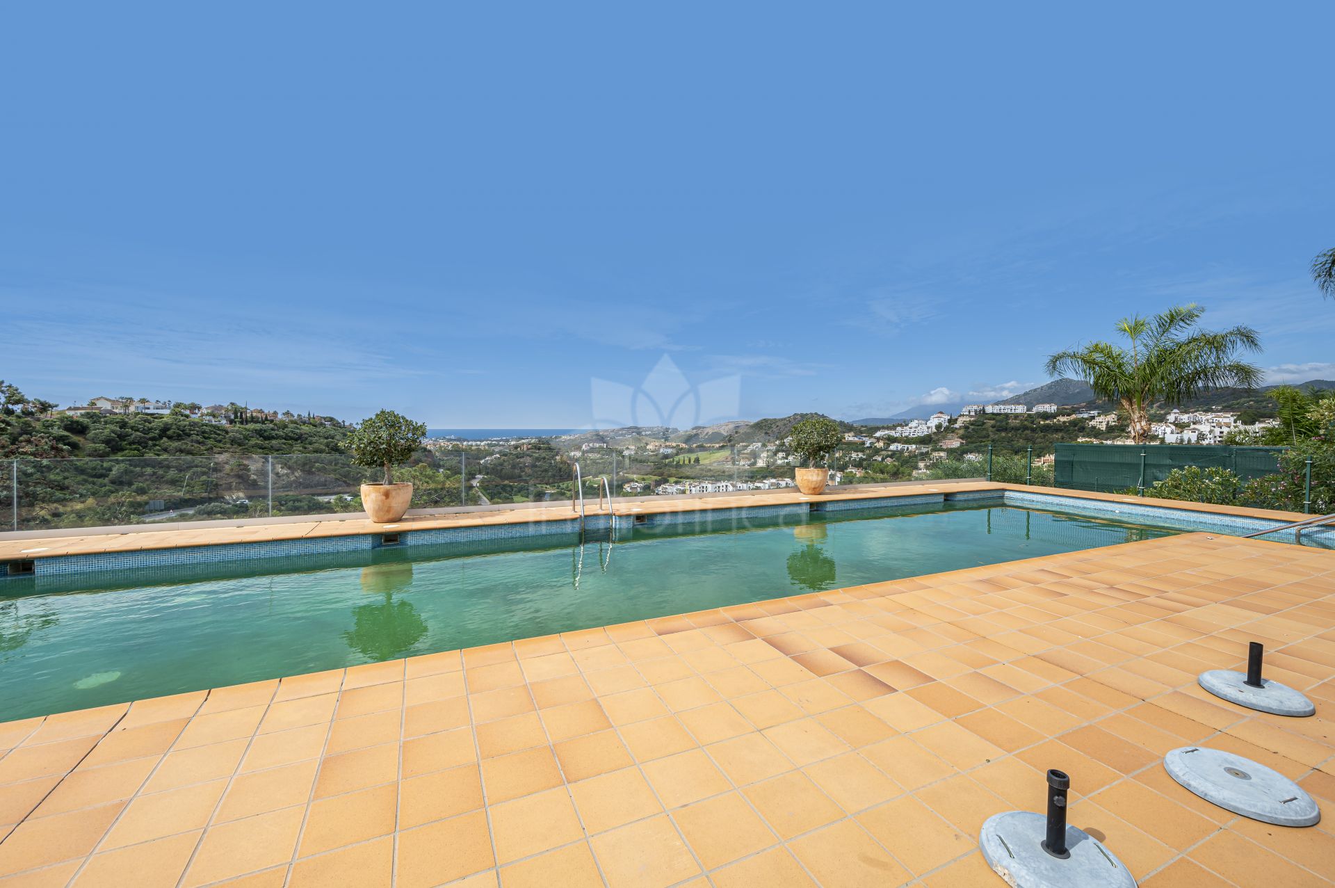 Apartamento en Las Colinas de Marbella, Benahavis