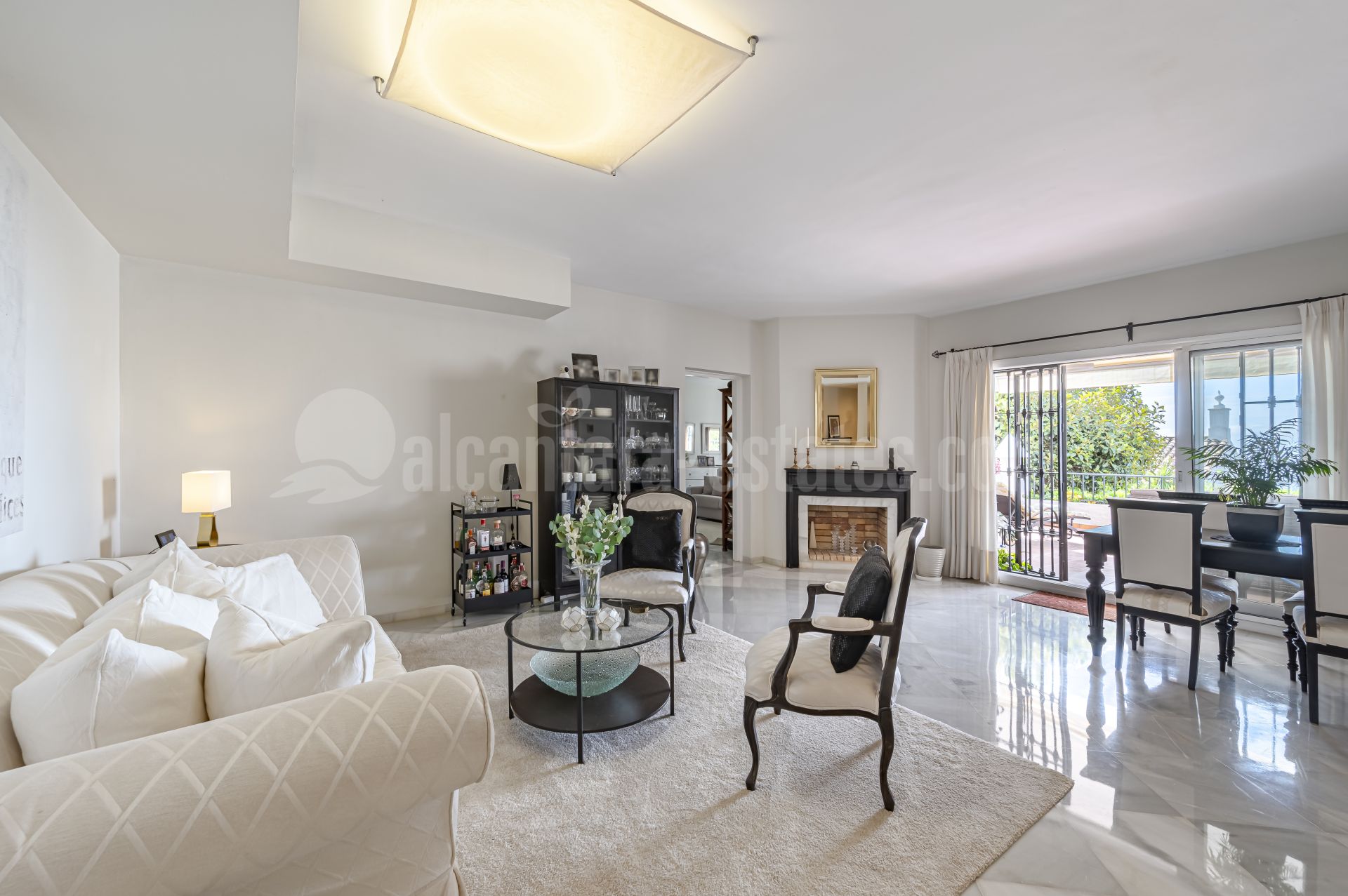 Apartment in Las Colinas de Marbella, Benahavis