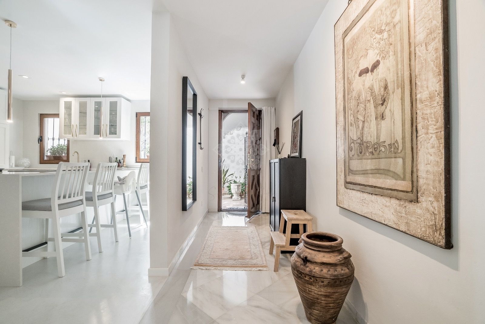 Apartment in Las Colinas de Marbella, Benahavis