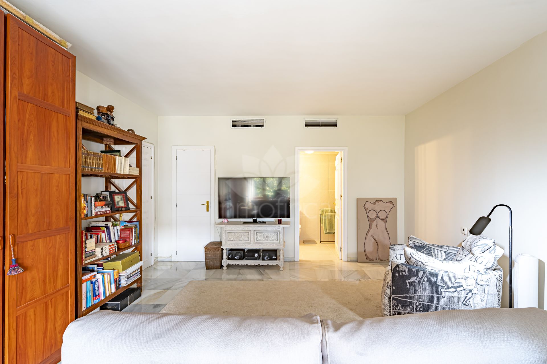 Apartamento en Las Colinas de Marbella, Benahavis
