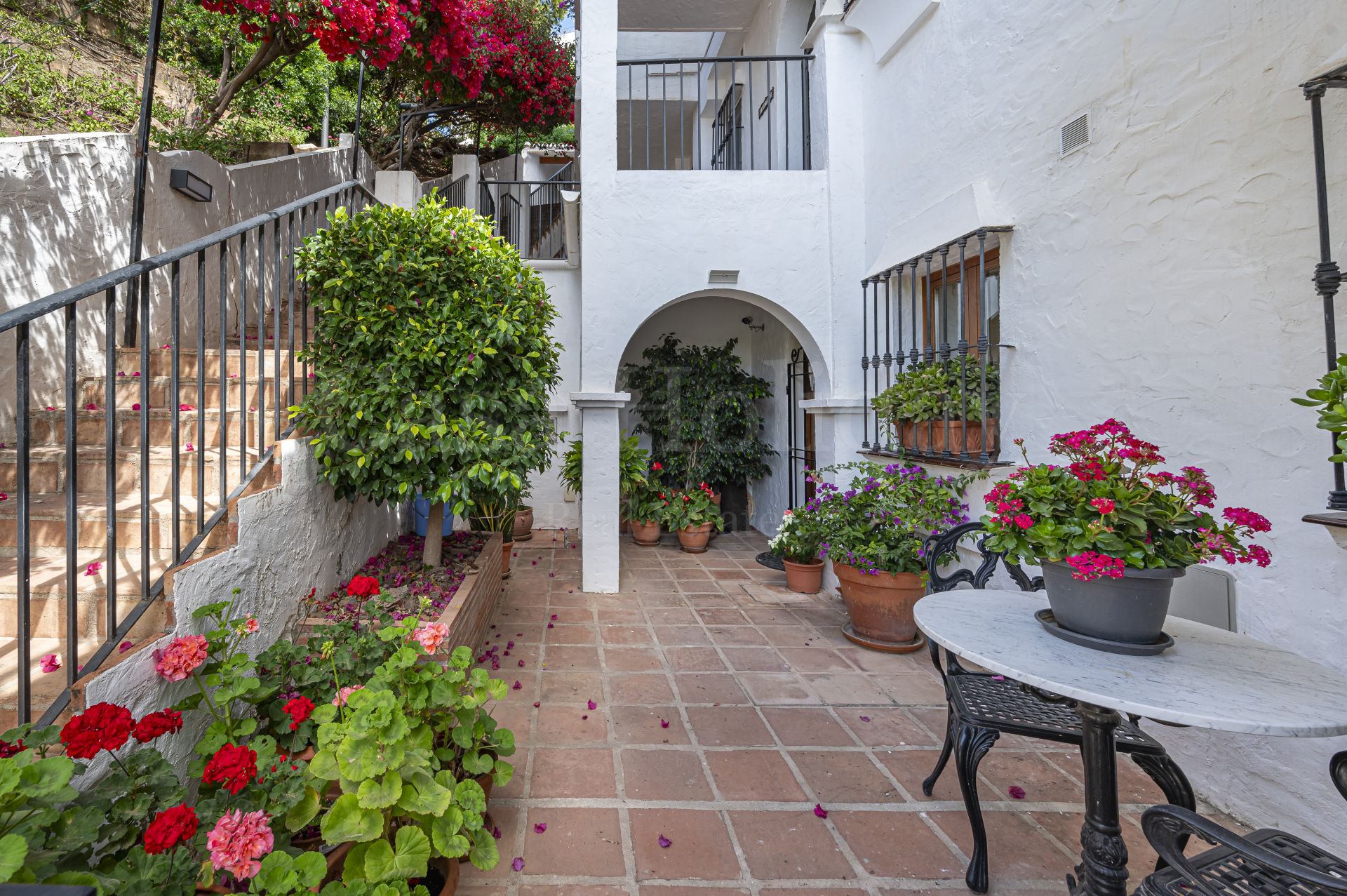 Apartamento en Las Colinas de Marbella, Benahavis