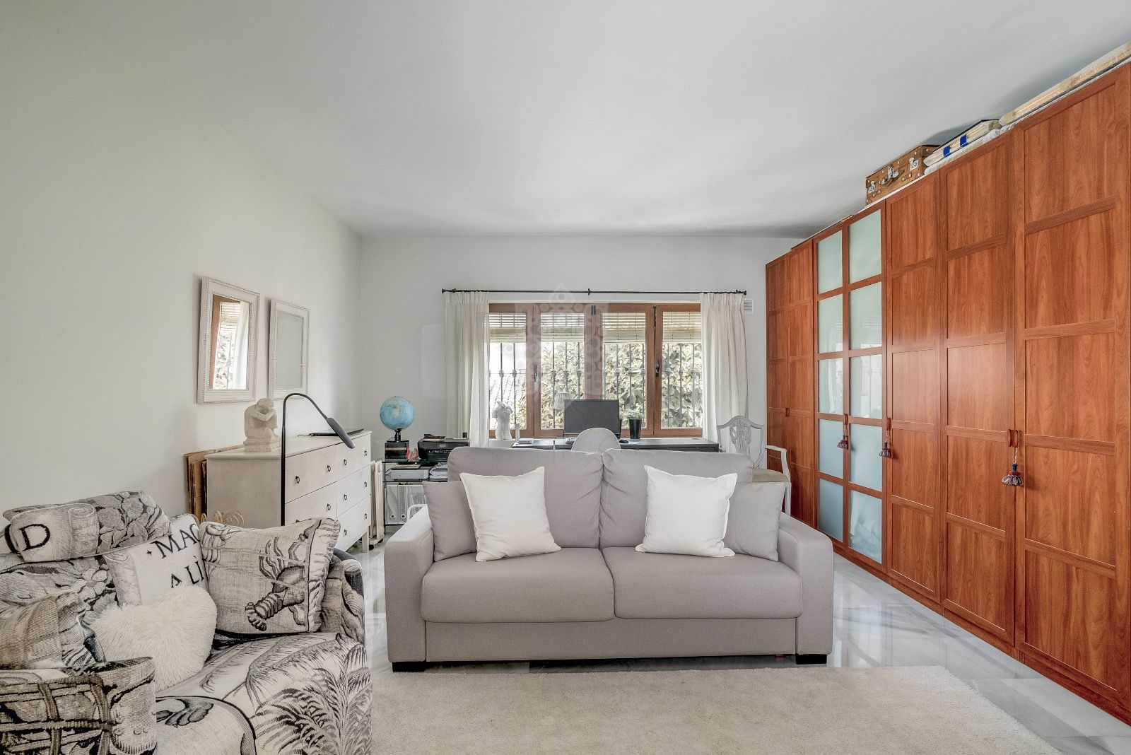 Apartment in Las Colinas de Marbella, Benahavis