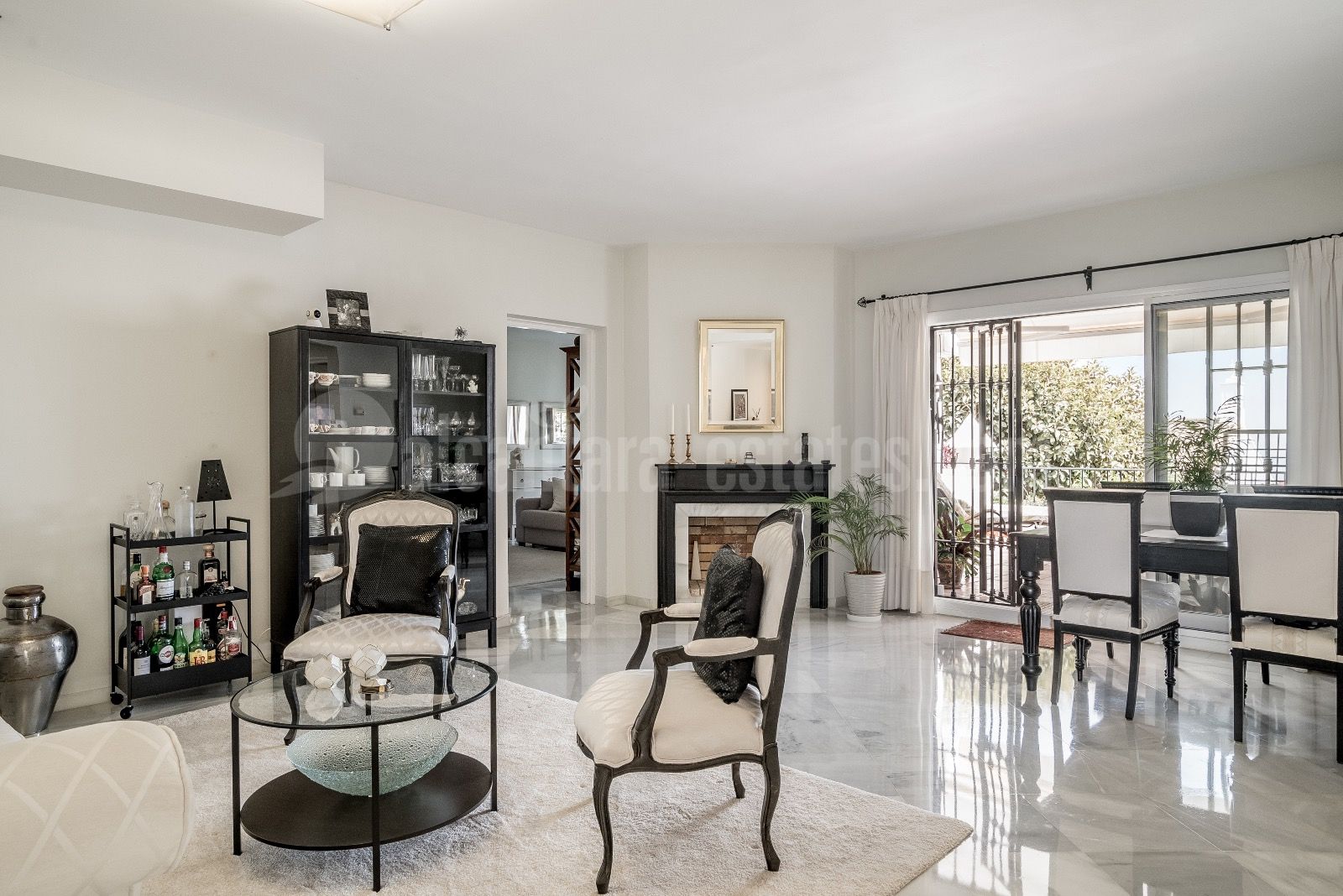 Apartment in Las Colinas de Marbella, Benahavis