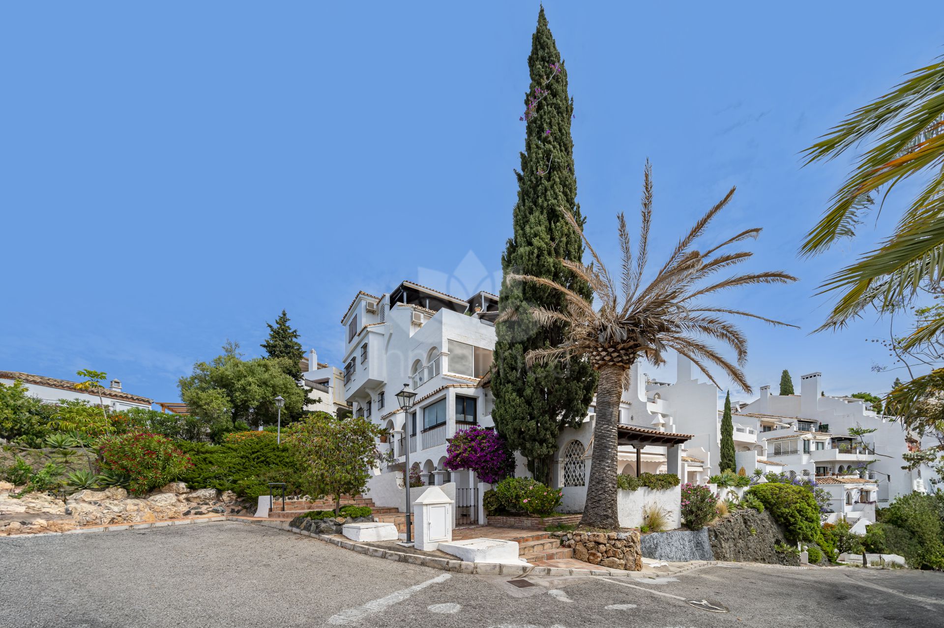 Apartamento en Las Colinas de Marbella, Benahavis