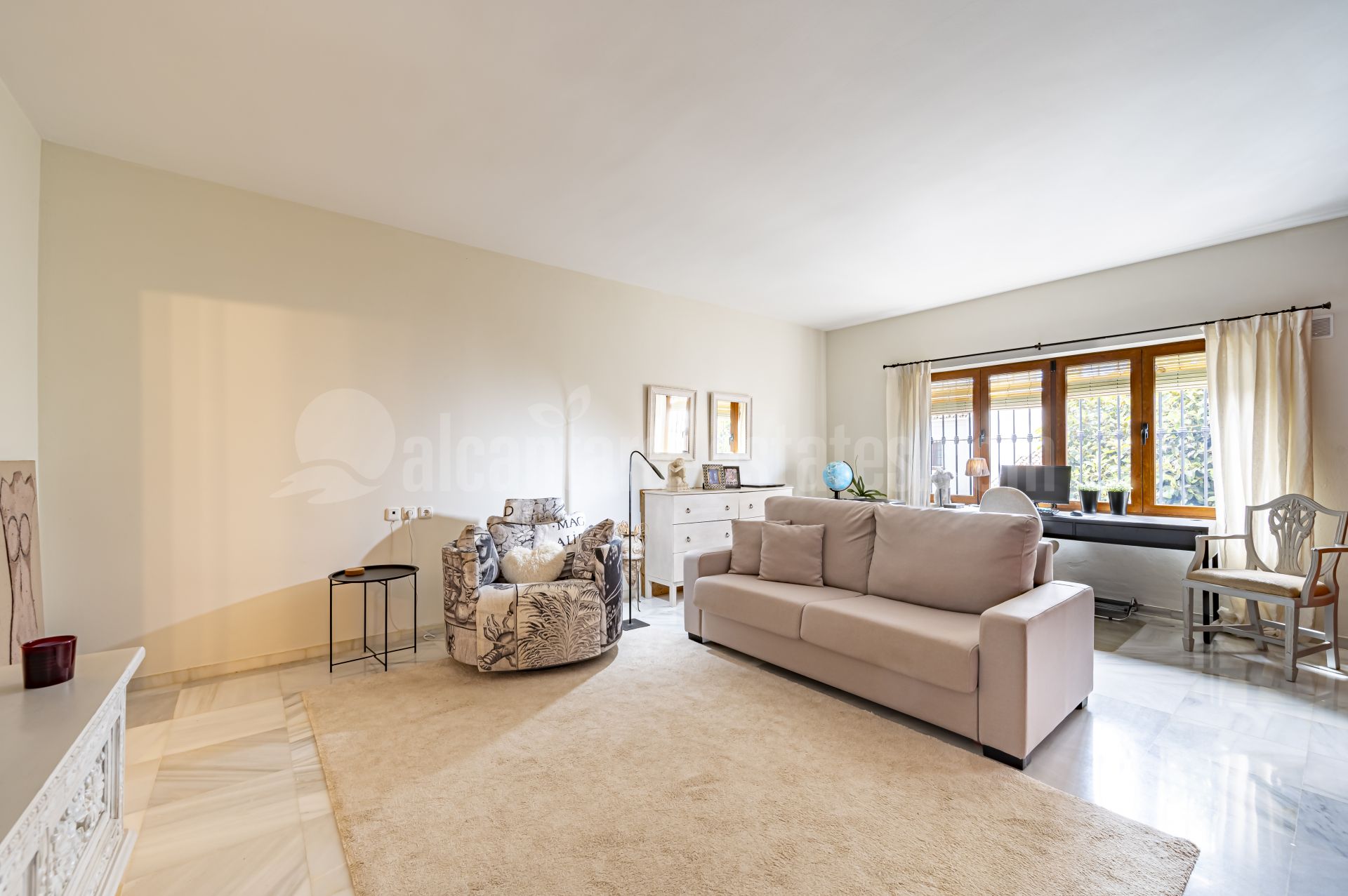 Apartment in Las Colinas de Marbella, Benahavis