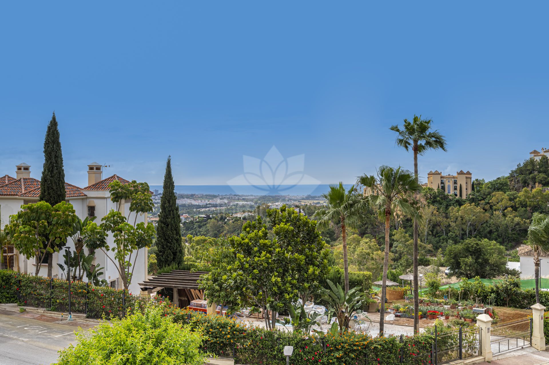 Apartamento en Las Colinas de Marbella, Benahavis