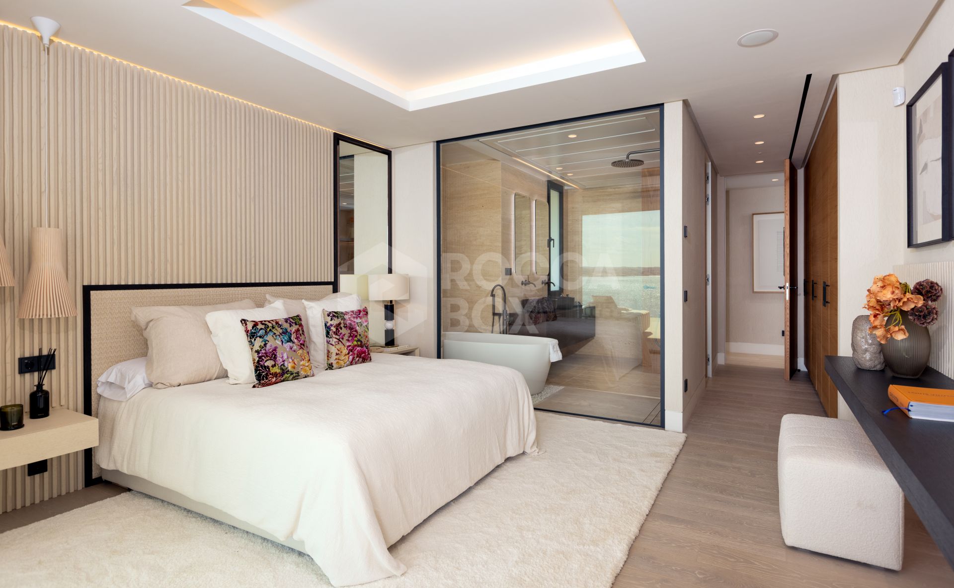 Ikkil Bay: eight luxury beachfront residences in Estepona with spacious terraces, sea views, and premium amenities.